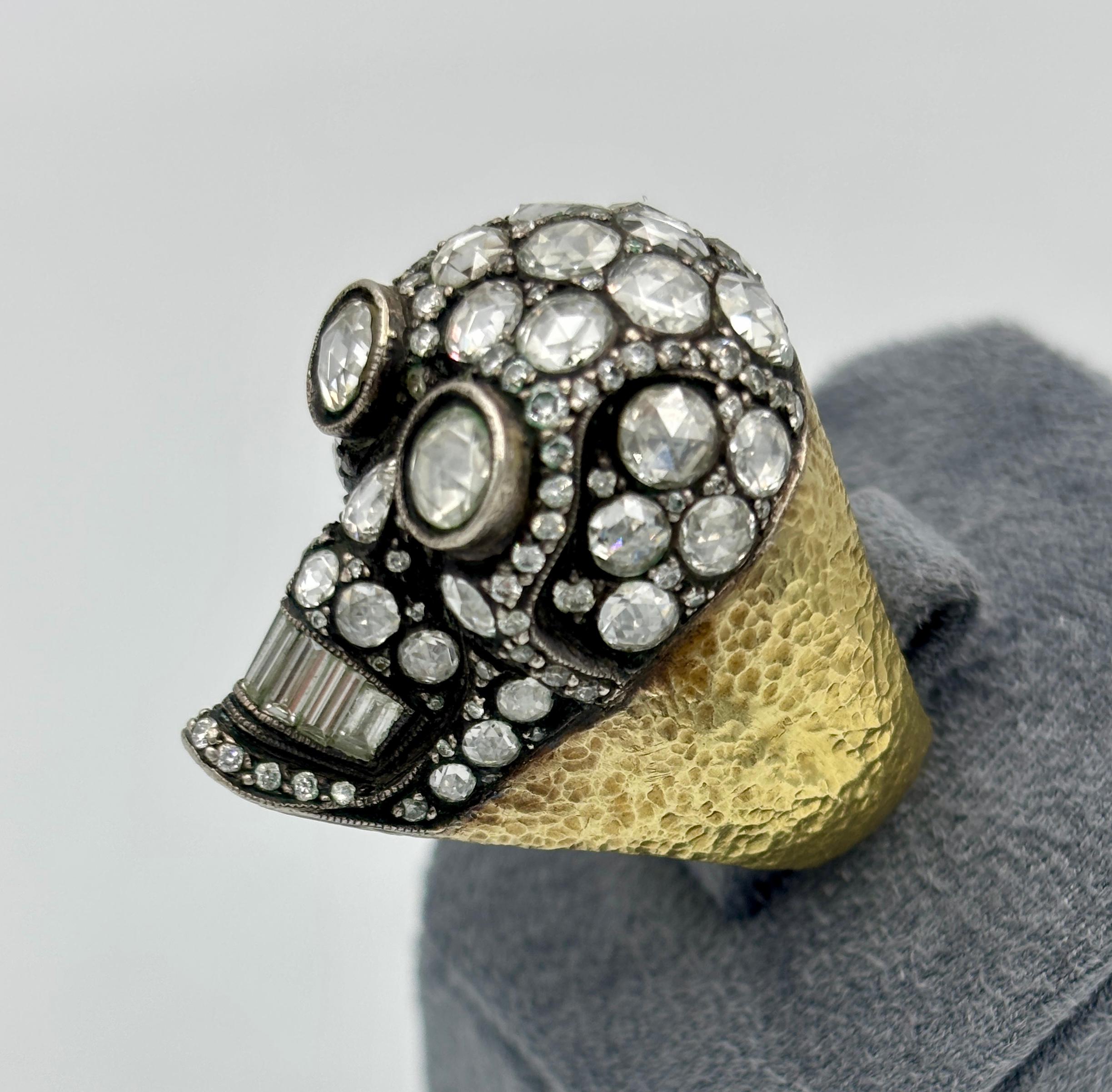 Anello con teschio in oro 18k, argento e diamanti in vendita 3