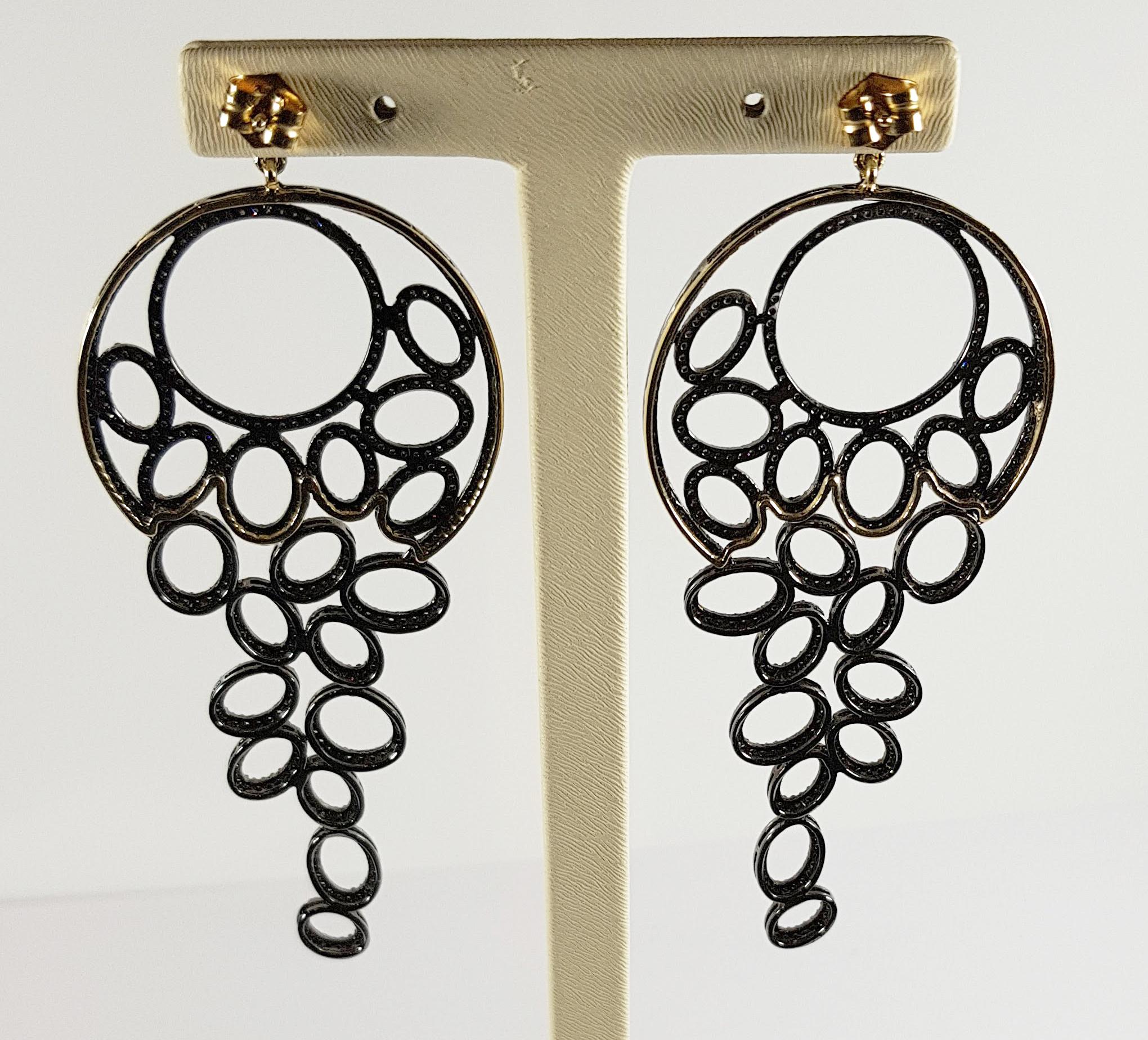 Irama Pradera is a Young designer from Spain that searches always for the best gems and combines classic with contemporary mounting and styles. 
This Dangle Circular Disco movement earrings portray freedom and aurea movement. 

◘ Weight 22.52 gr.
◘