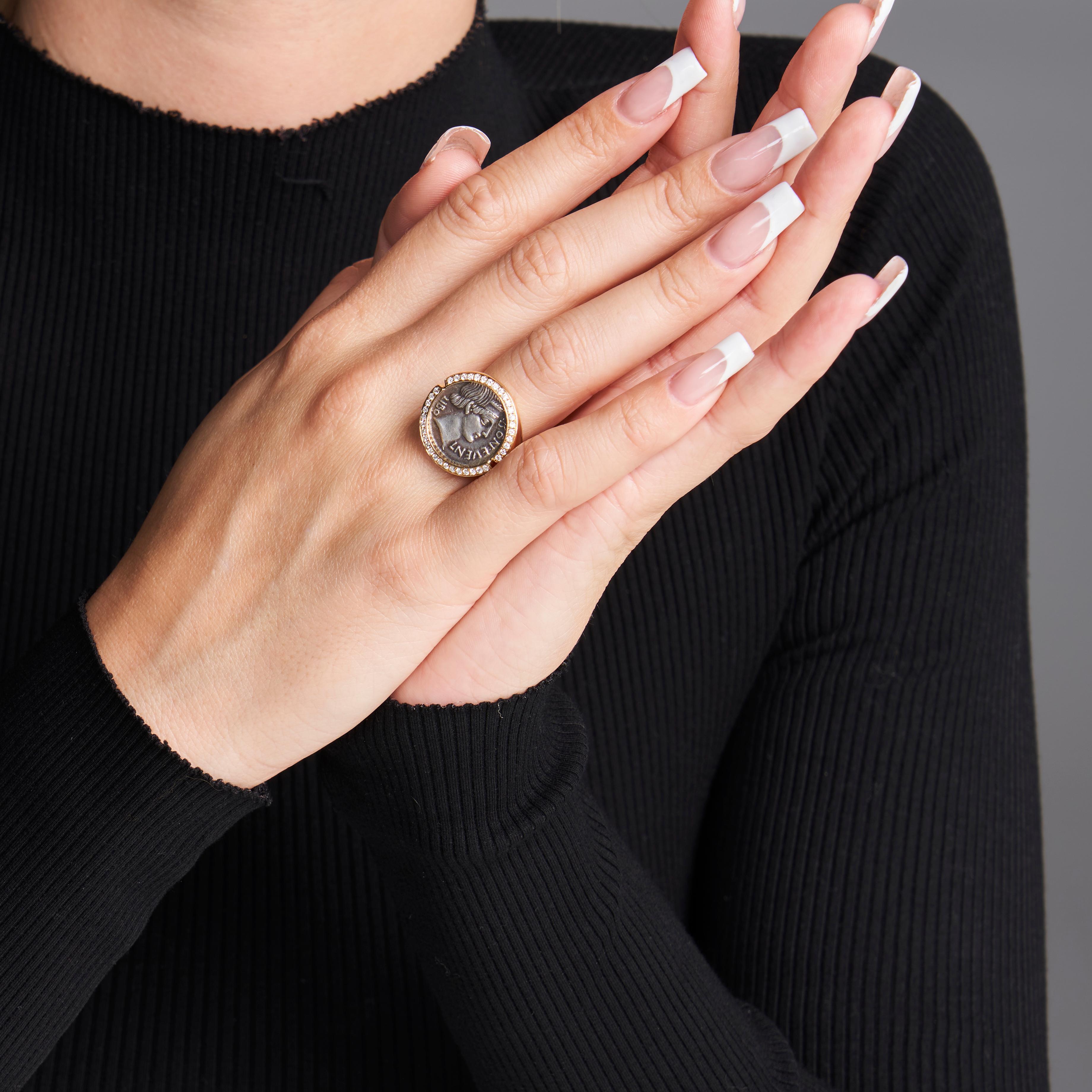 18 Karat Gold Silber Roma Münze Ring mit Diamanten im Zustand „Neu“ im Angebot in Arcadia, CA