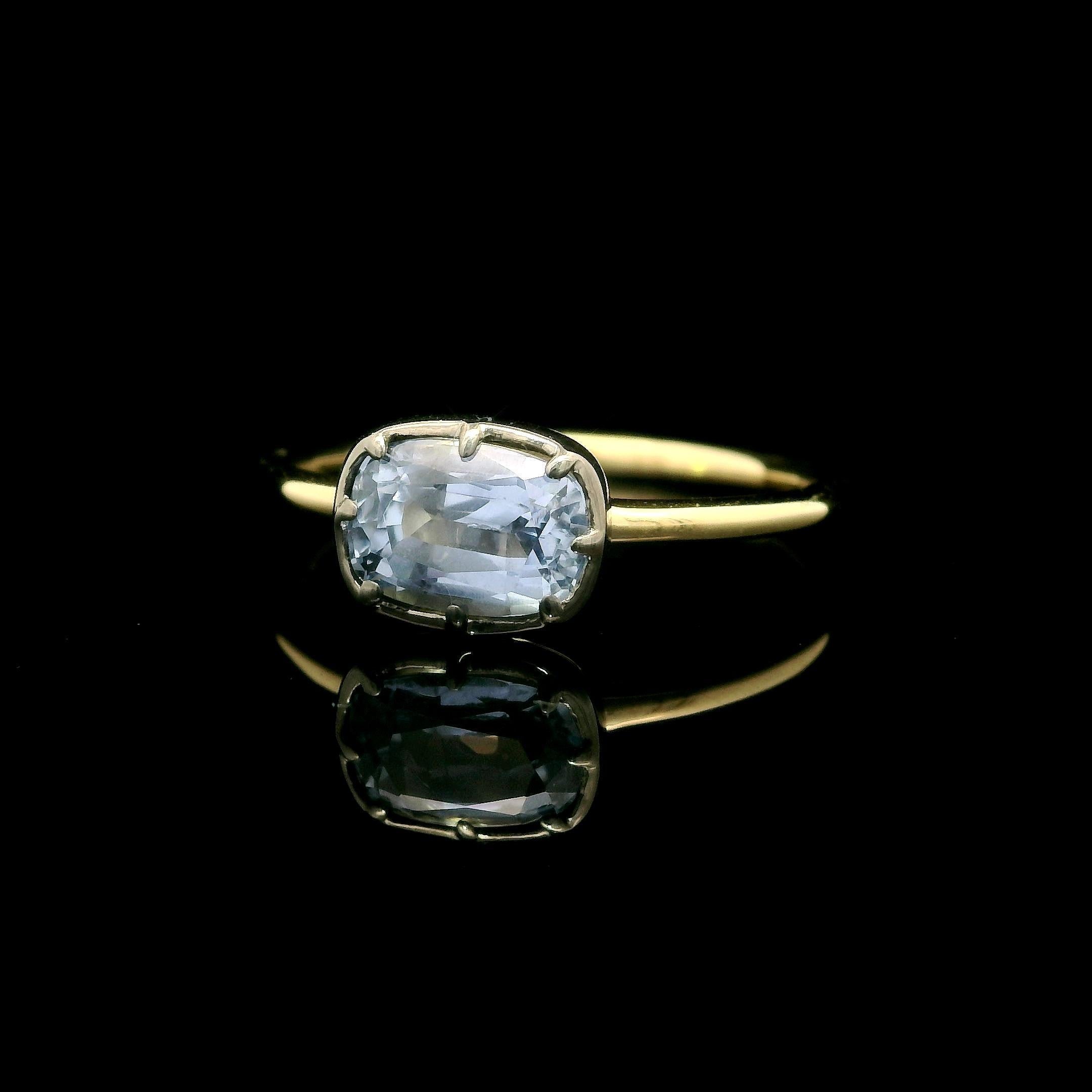 Anillo solitario de oro y plata de 18 quilates con zafiro azul de 1,24 ct sin tratamiento térmico engastado en collet Corte cojín en venta