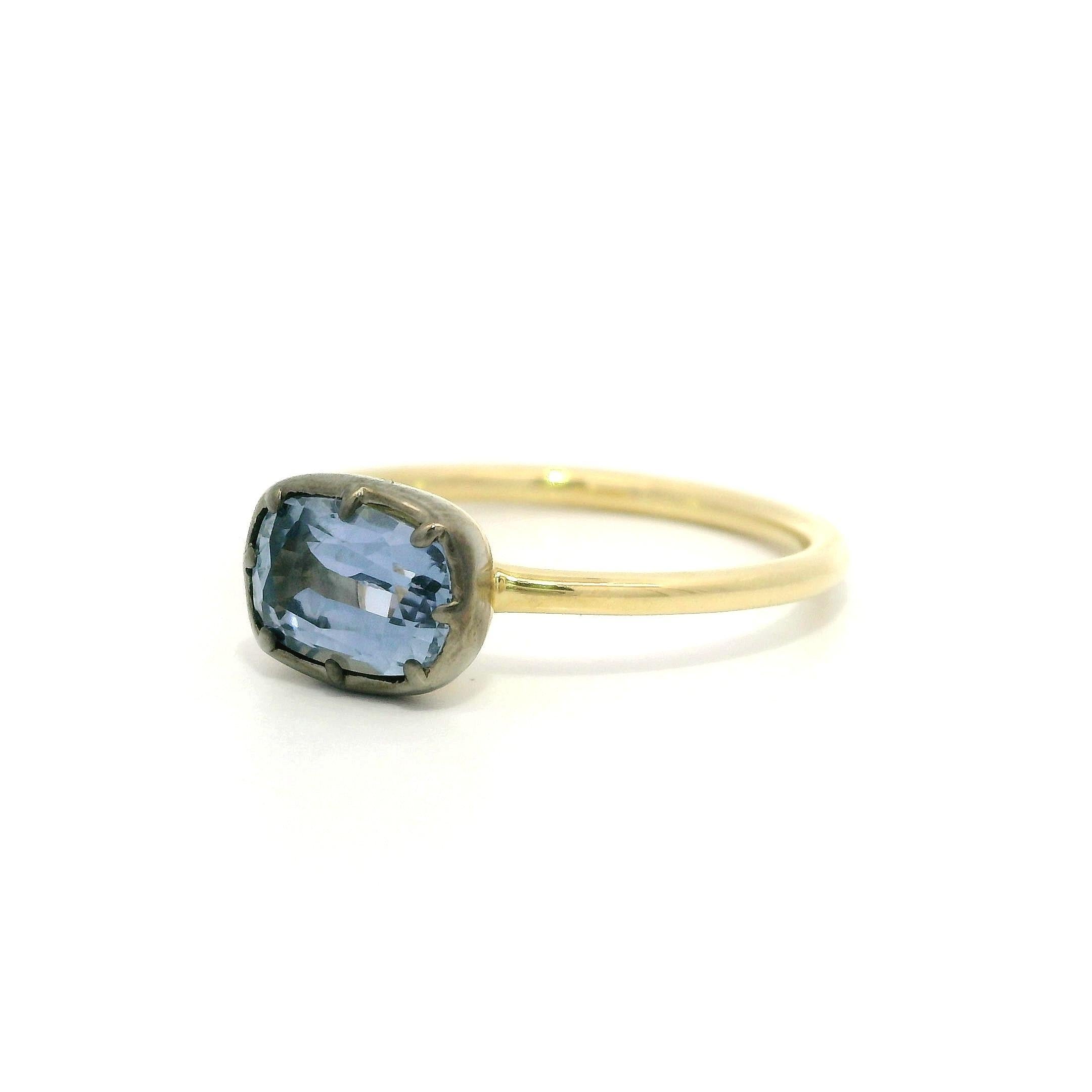 Anillo solitario de oro y plata de 18 quilates con zafiro azul de 1,24 ct sin tratamiento térmico engastado en collet en venta 3