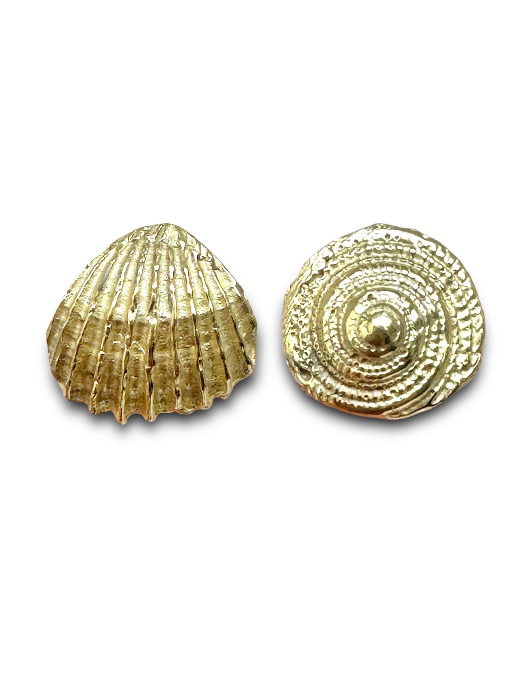 These stunning 18ct Yellow Gold Studs are truly unique, evoking the essence of the sea and summer. With their chic and elegant design, they offer a touch of sophistication while remaining lightweight and comfortable for everyday wear. 

These