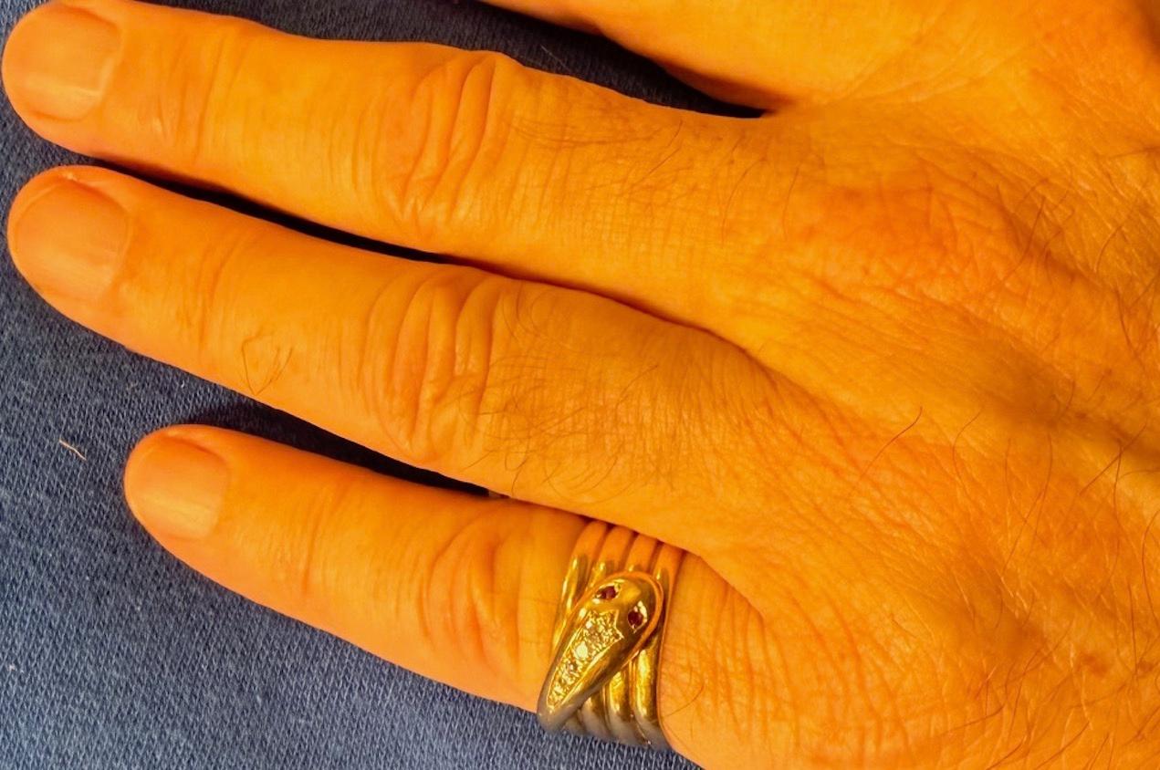 Anello a serpente in oro 18 carati con marchio Birmingham 1903 in vendita 8