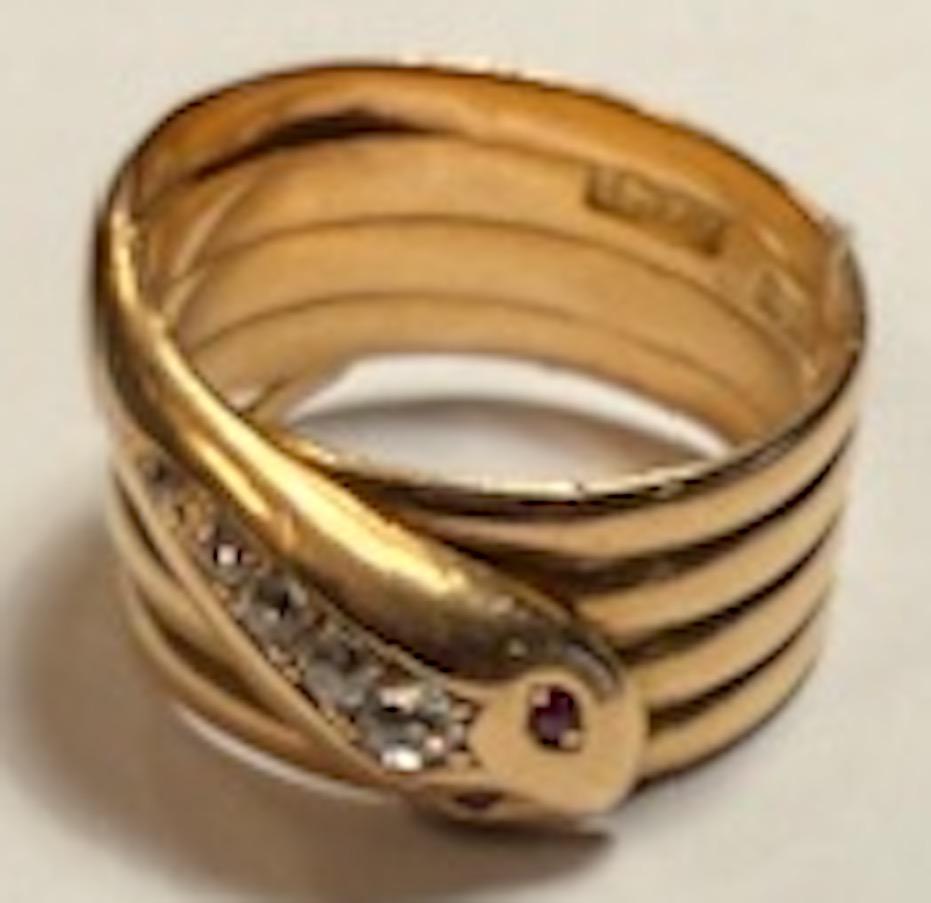 Taglio cuscino Anello a serpente in oro 18 carati con marchio Birmingham 1903 in vendita