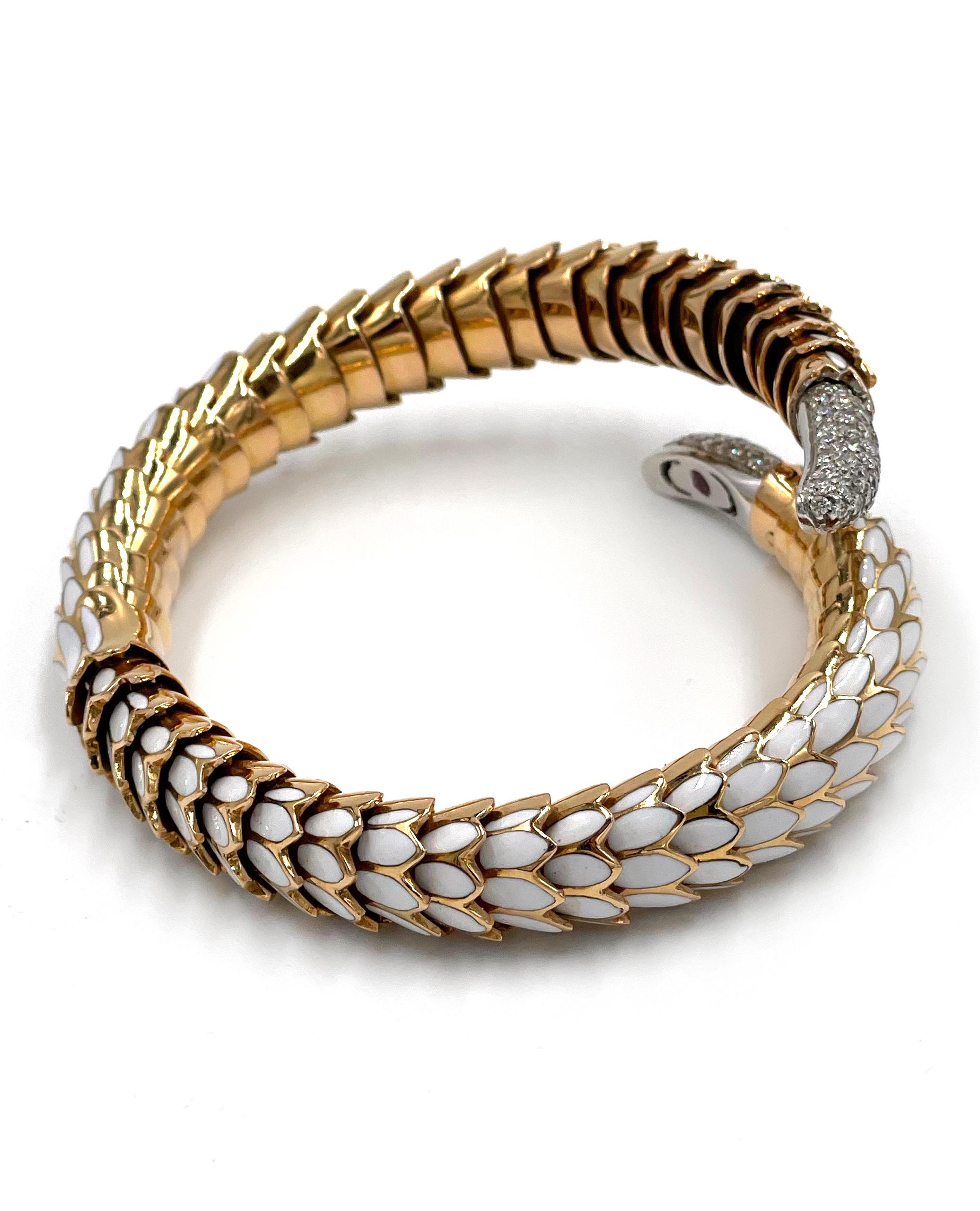 Taille ronde Roberto Coin Bracelet animalier écailles en or 18 carats avec émail blanc et diamants en vente