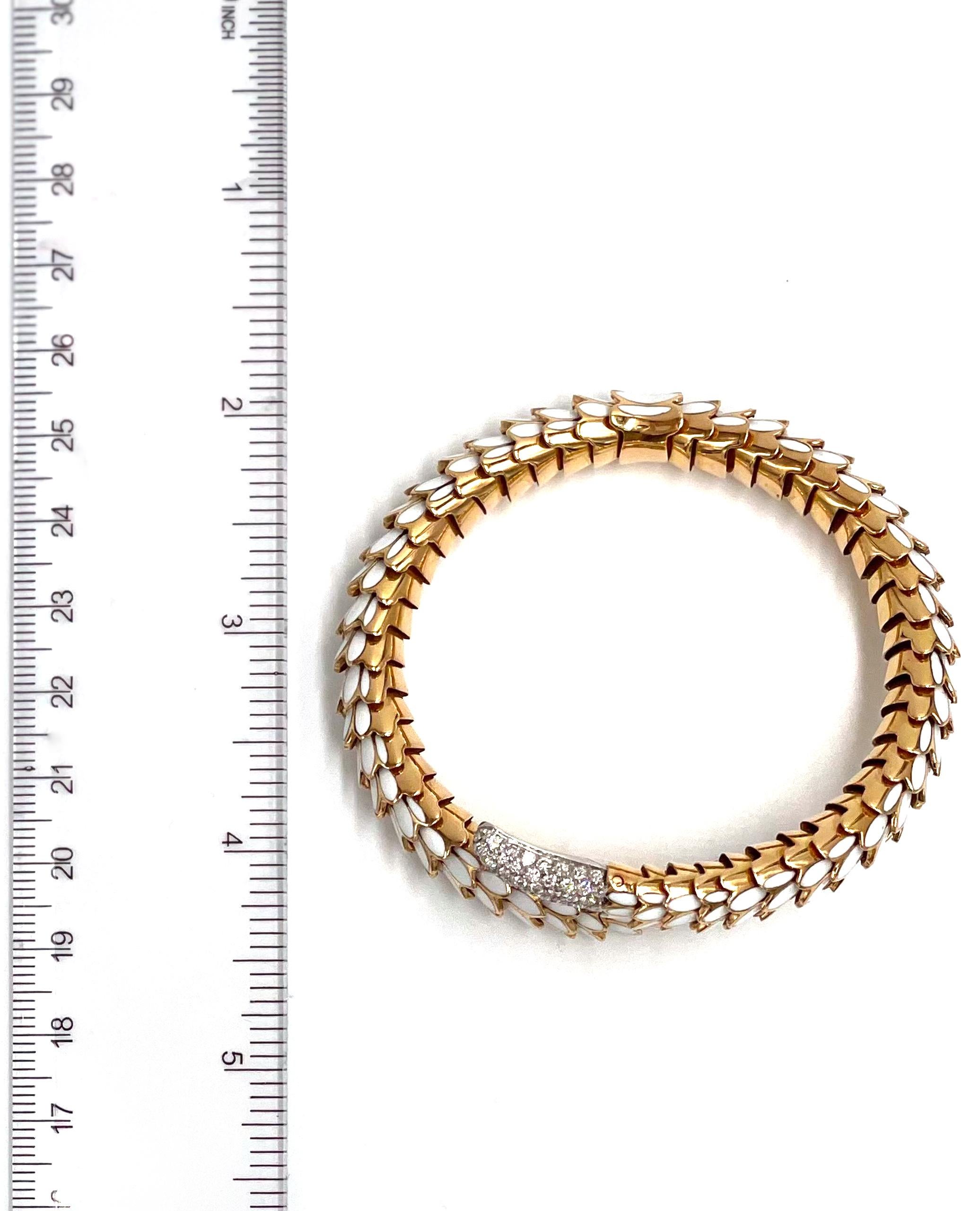 Roberto Coin Bracelet animalier écailles en or 18 carats avec émail blanc et diamants Bon état - En vente à Old Tappan, NJ