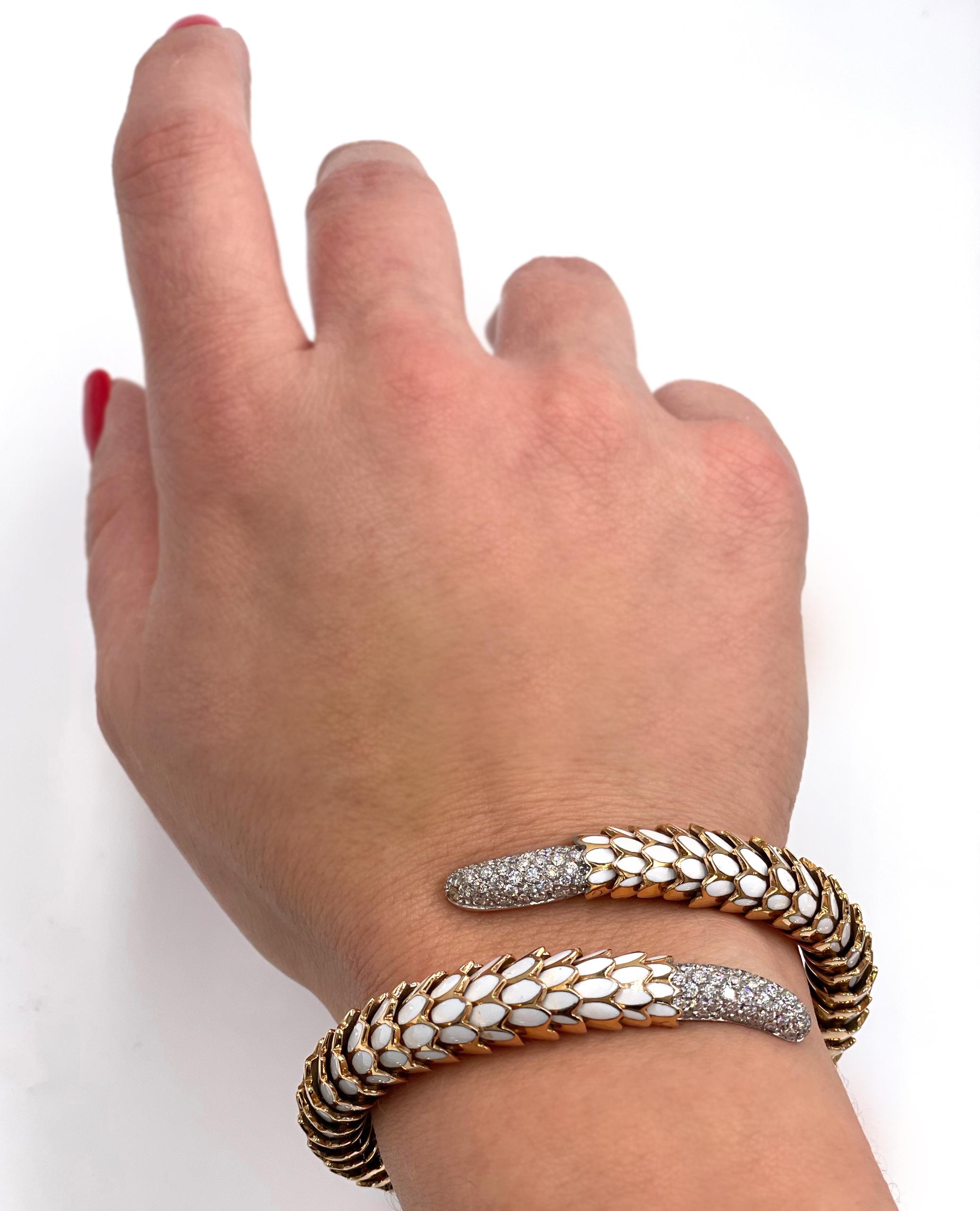 Roberto Coin Bracelet animalier écailles en or 18 carats avec émail blanc et diamants Pour femmes en vente