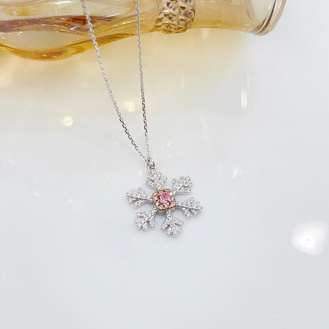 Modern 18K Gold Snowflake Necklace with Natural Pink and White Diamonds For Sale