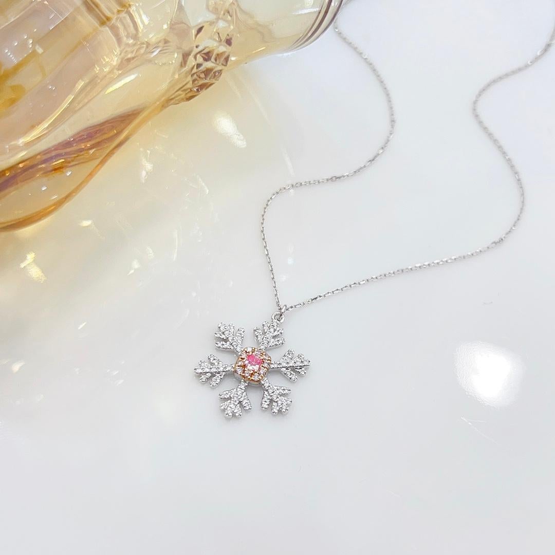 Princess Cut 18K Gold Snowflake Necklace with Natural Pink and White Diamonds For Sale