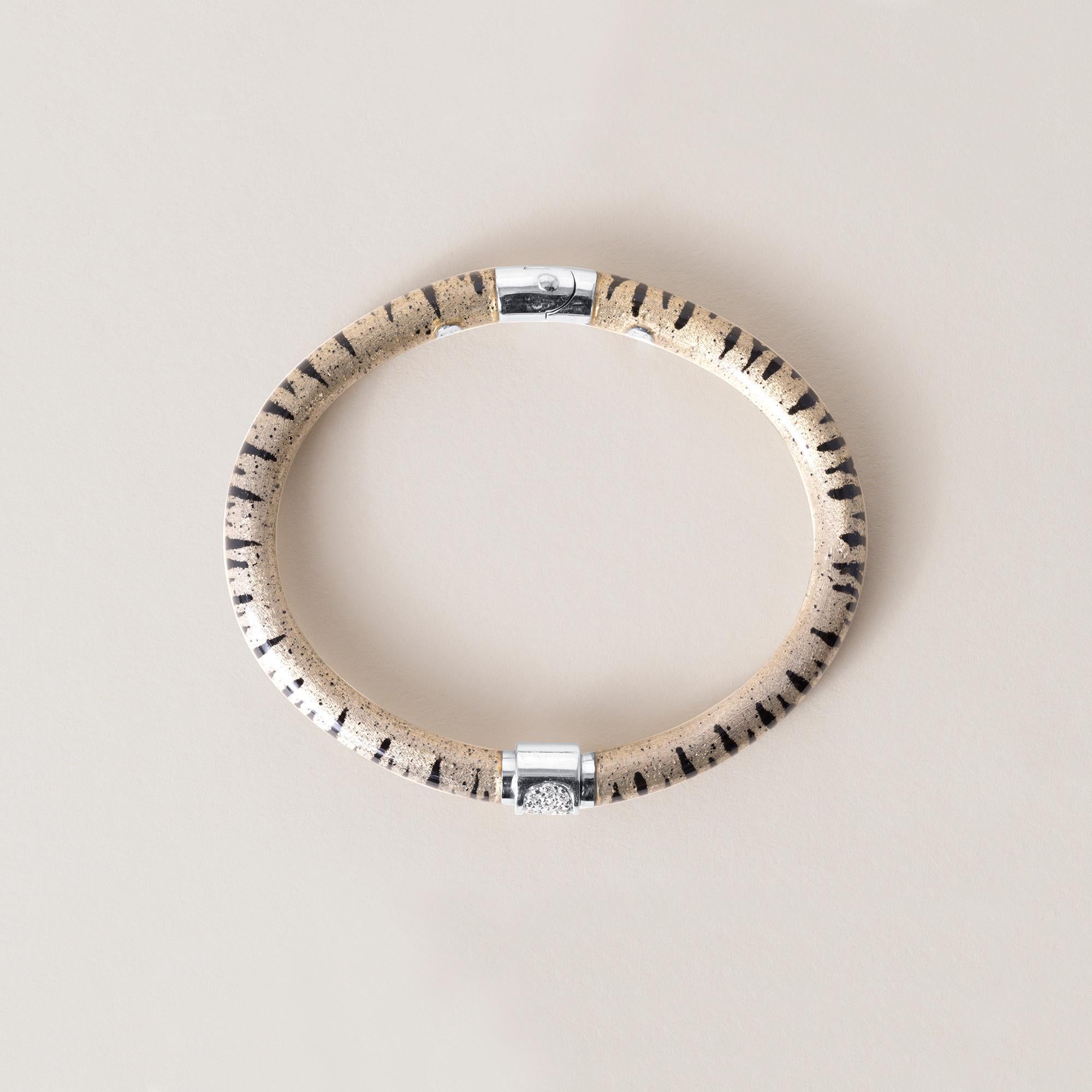 Contemporaneo Bracciale SOHO in oro 18 carati con diamanti e smalto in vendita