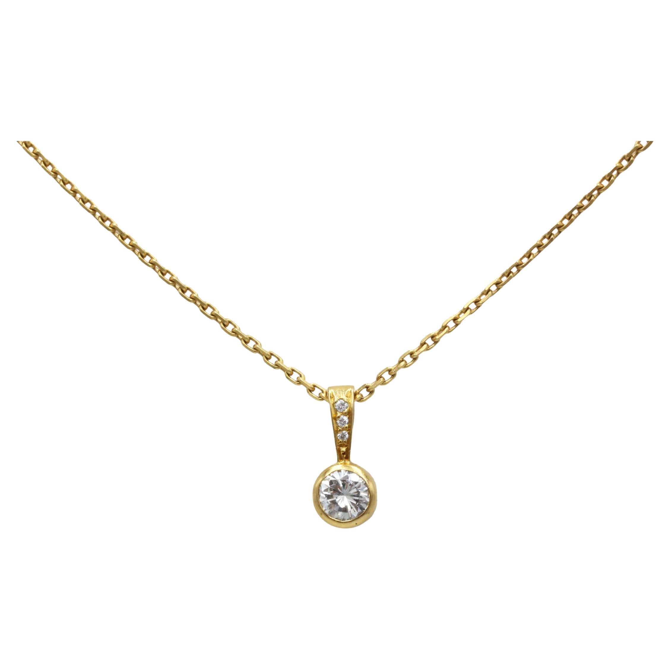 Collier pendentif solitaire en or 18K avec 0.50ct G VS Diamond