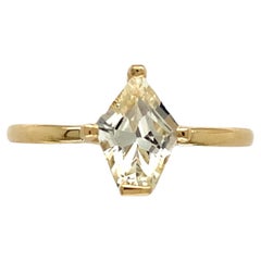 Bague solitaire en or 18 carats avec saphir jaune fantaisie en forme de bouclier de 1,04 carat, taille 7