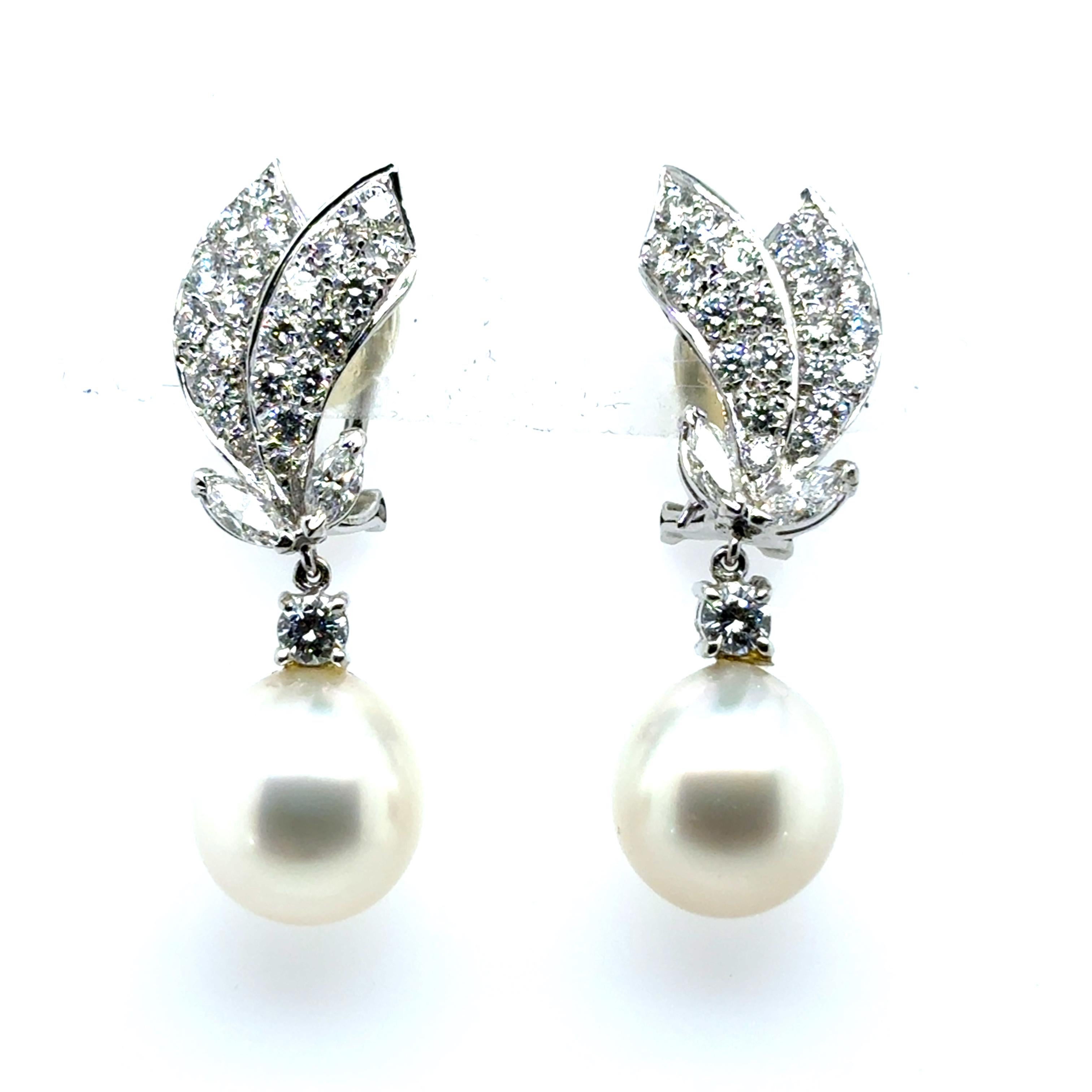 Donna Orecchini in oro 18k con perle dei mari del Sud e diamanti da 2,38 carati in vendita