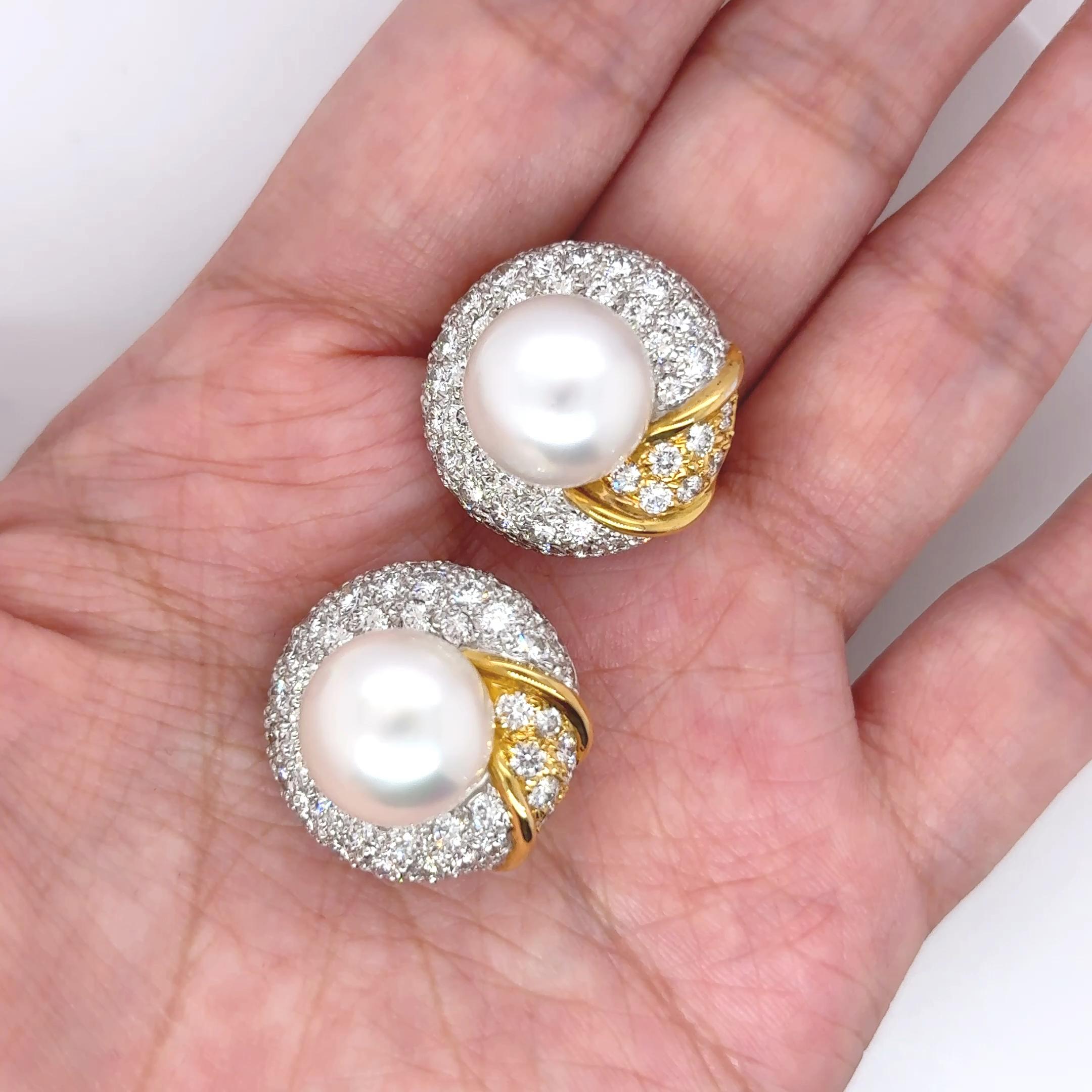 Orecchini in oro 18 carati con perle dei mari del sud e diamanti 5,13 carati In condizioni Nuovo in vendita a Hong Kong, HK