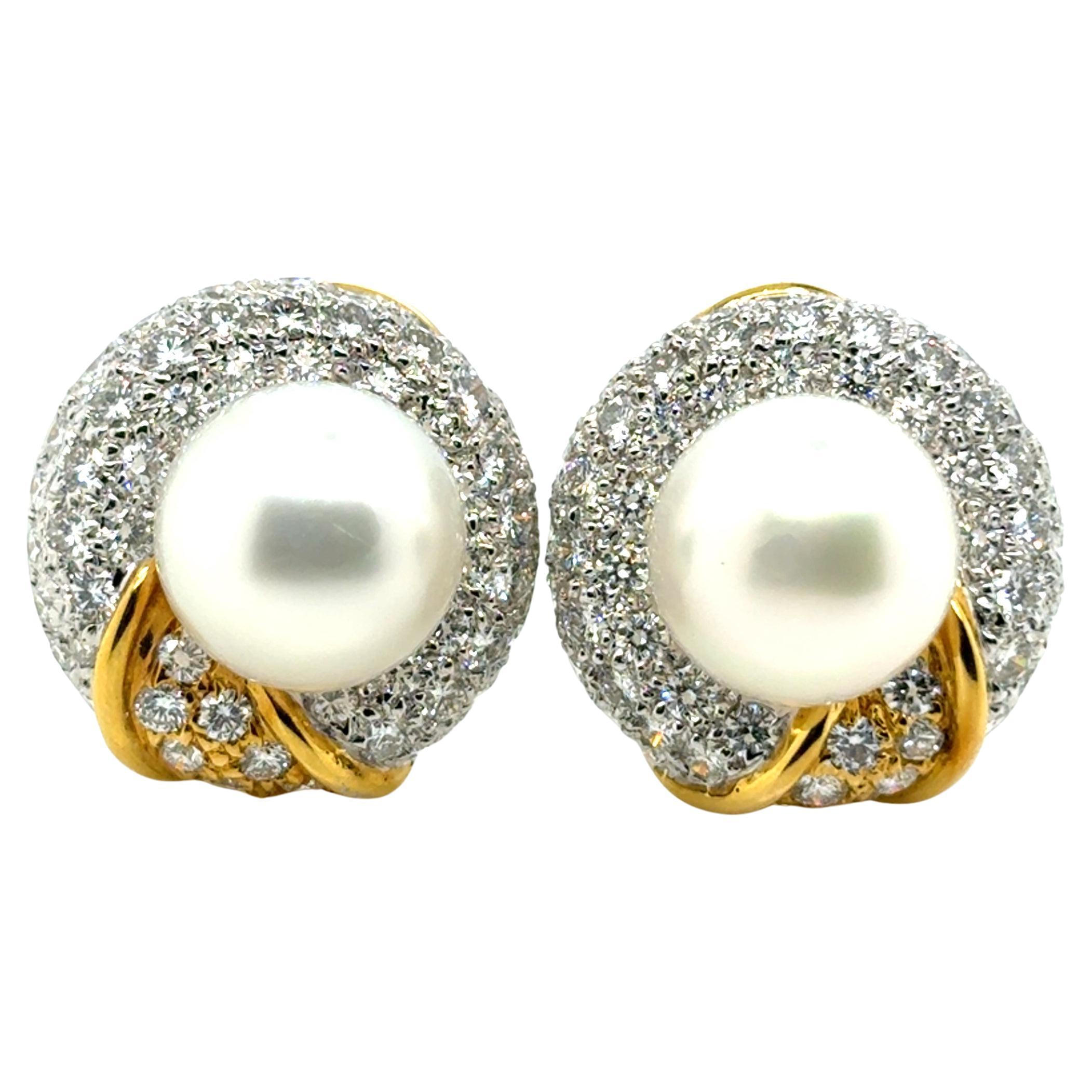 Orecchini in oro 18 carati con perle dei mari del sud e diamanti 5,13 carati