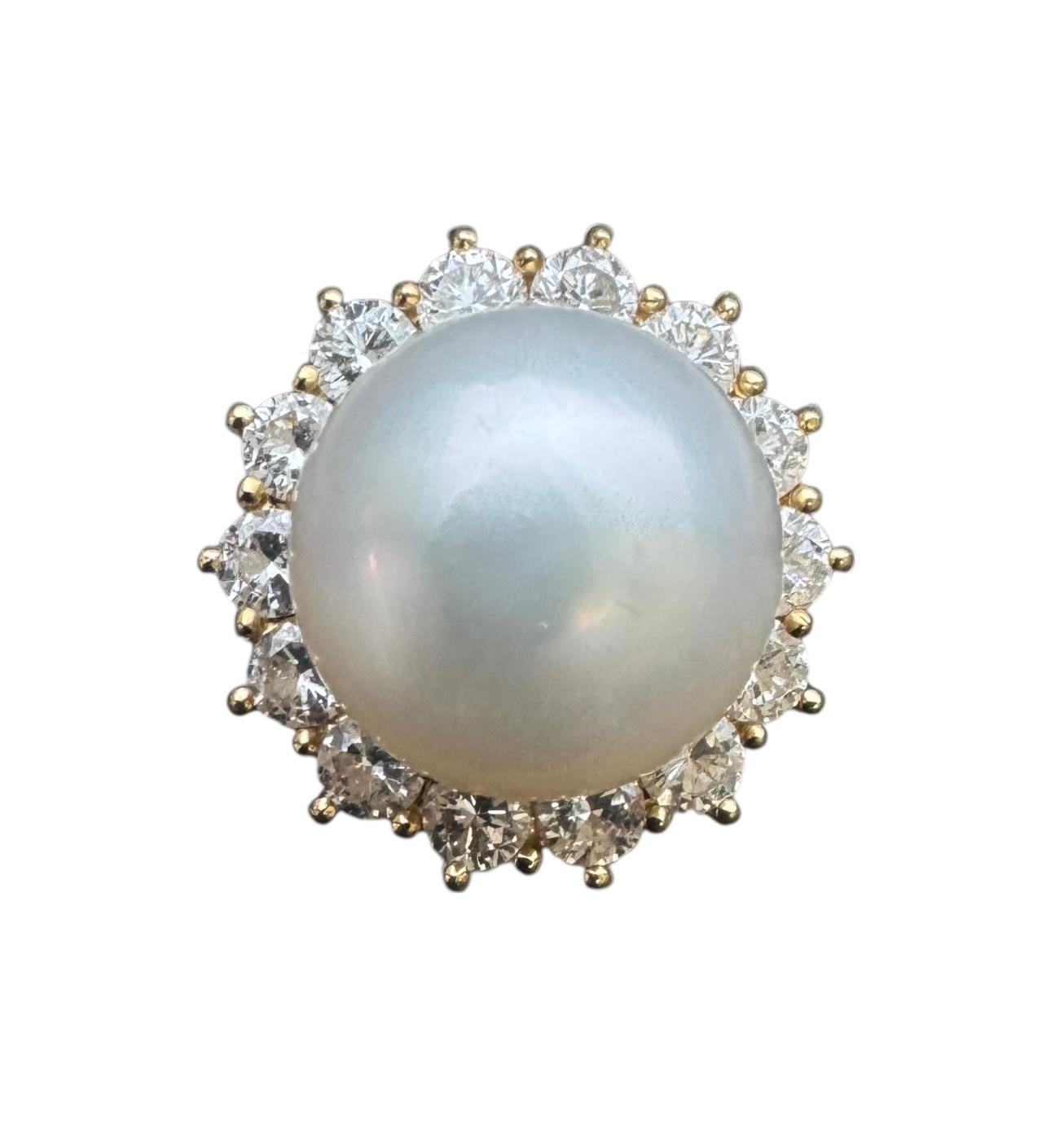 Taglio brillante Anello con diamante e perla dei mari del sud in oro giallo 18 carati in vendita