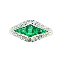 Vintage 18k Gold Specialty Cut Fine Genuine Natural Emerald and Diamond Ring '#J5124'