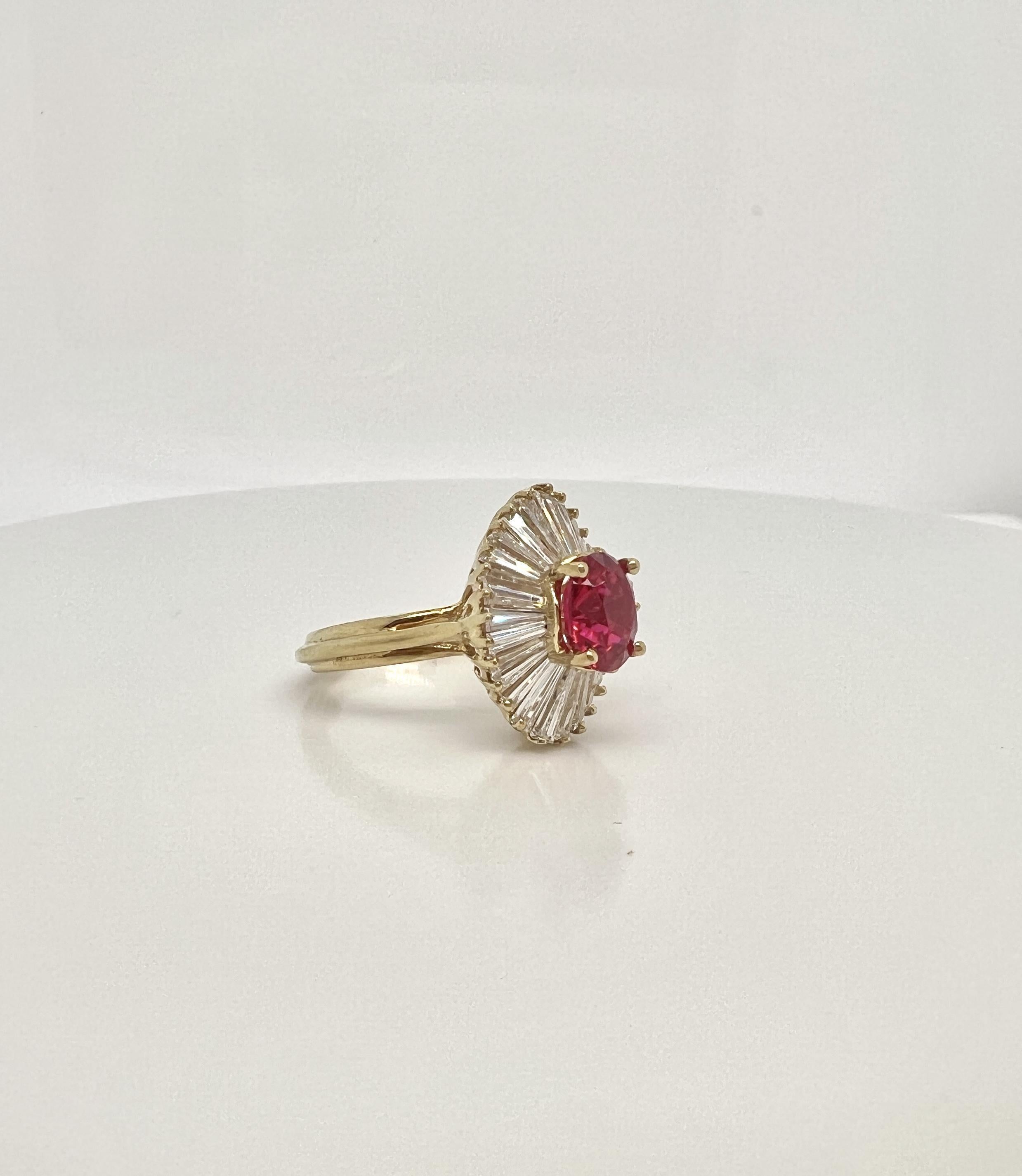 18k Gold, Spinel, And Diamond Ring Corte oval en venta