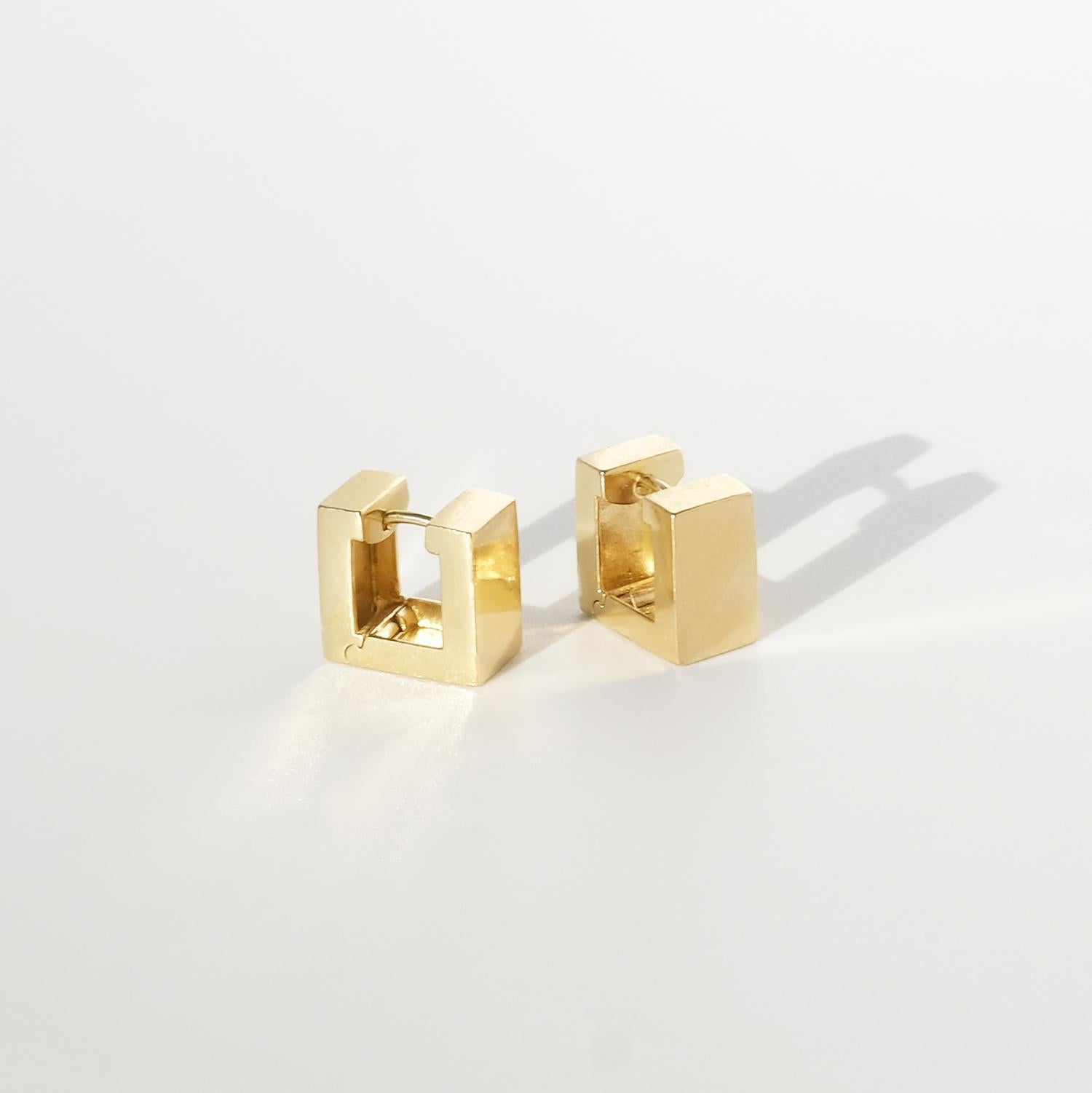 Women's or Men's 18K Gold Square Earrings “Huggies” For Sale