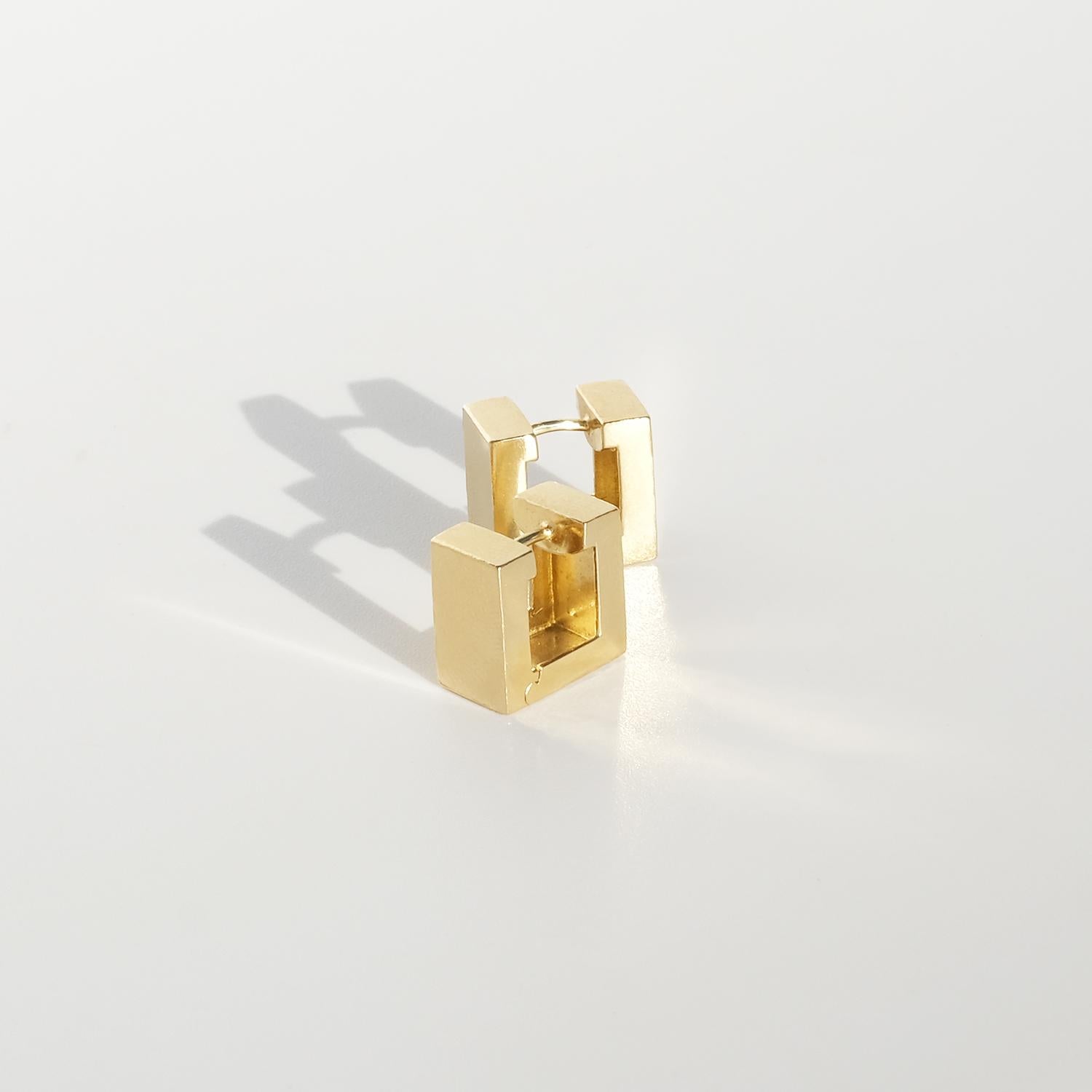 18K Gold Square Earrings “Huggies” For Sale 1