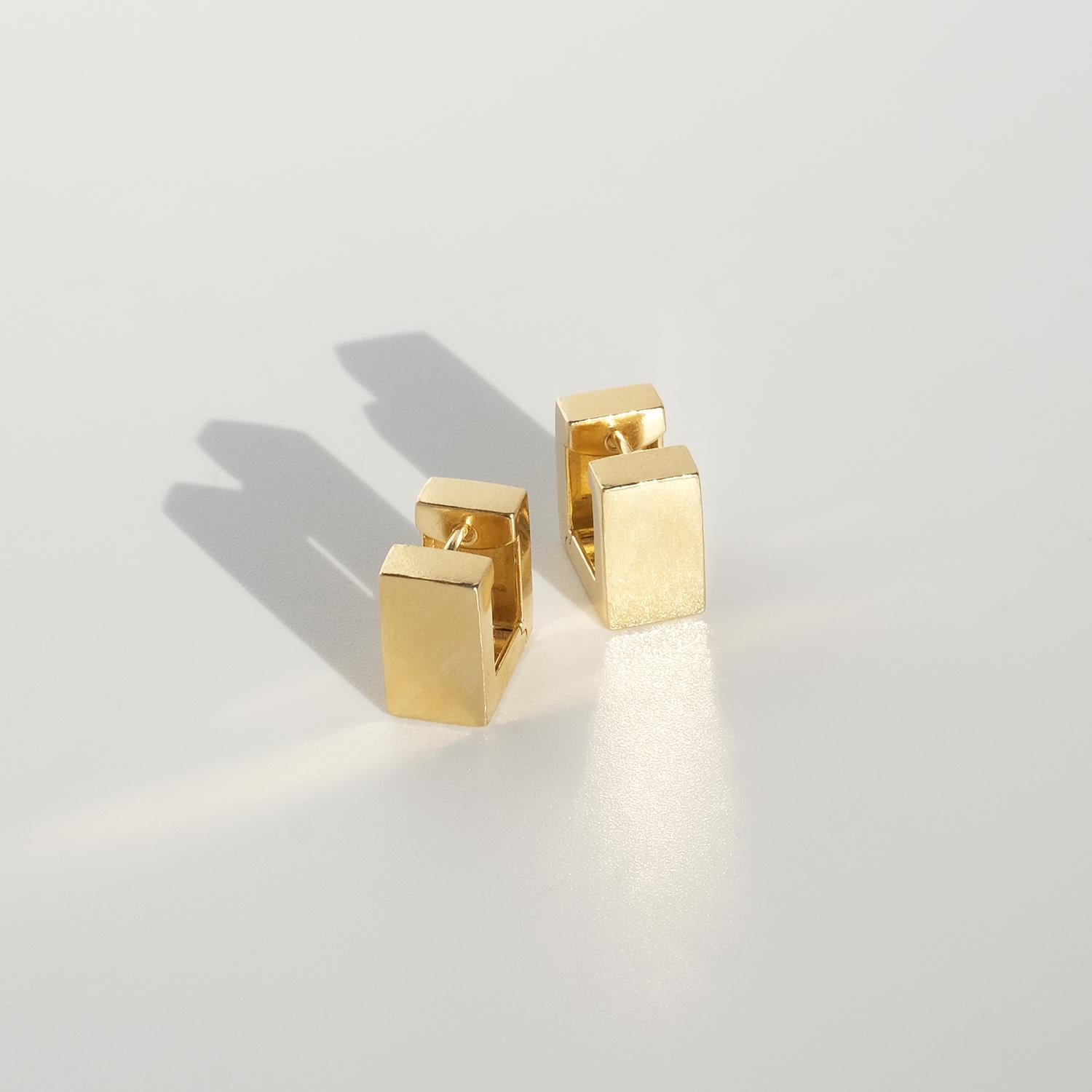 18K Gold Square Earrings “Huggies” For Sale 4