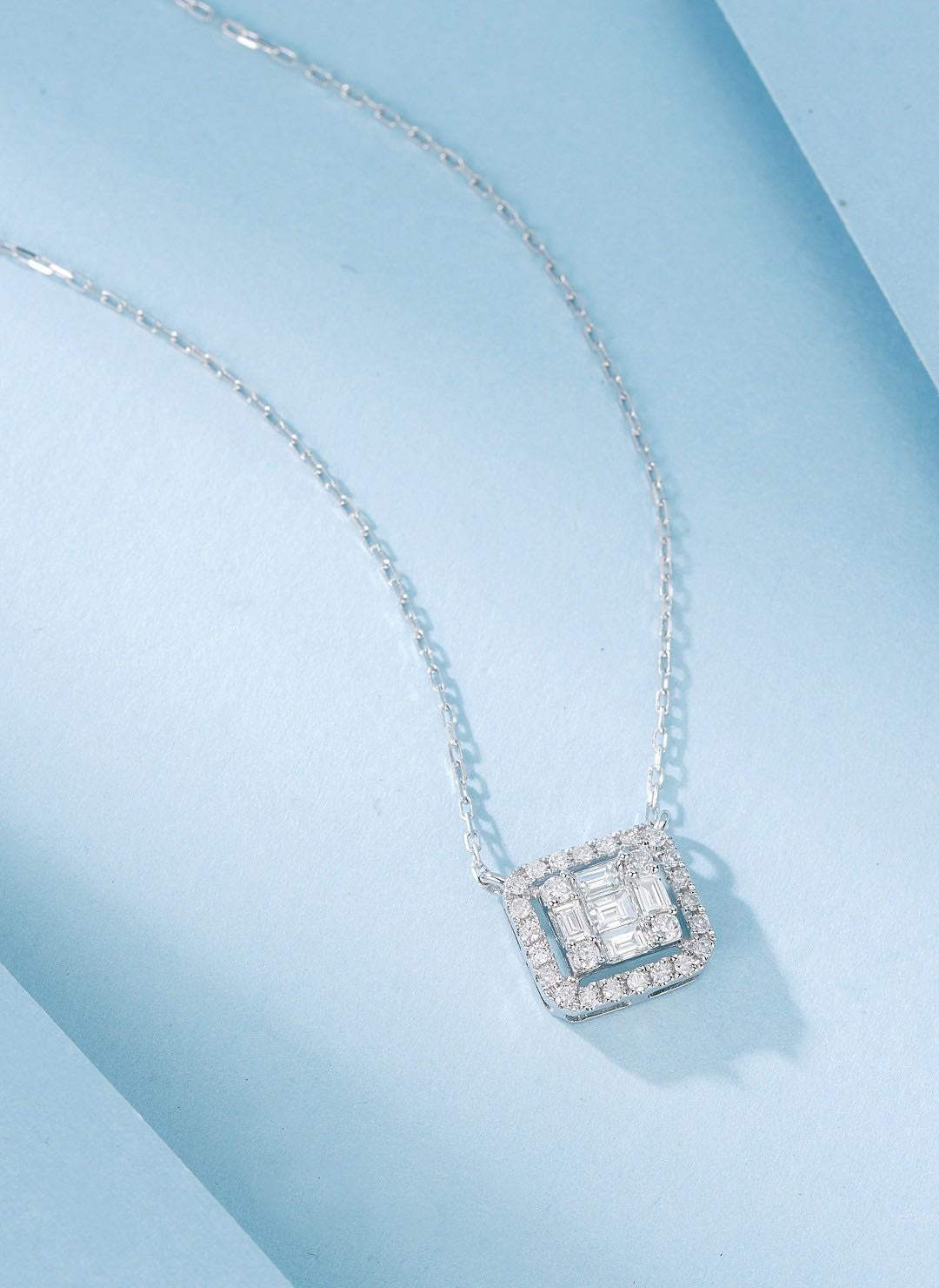 Modern 18K Gold Square Pendant Necklace with Natural Diamonds For Sale