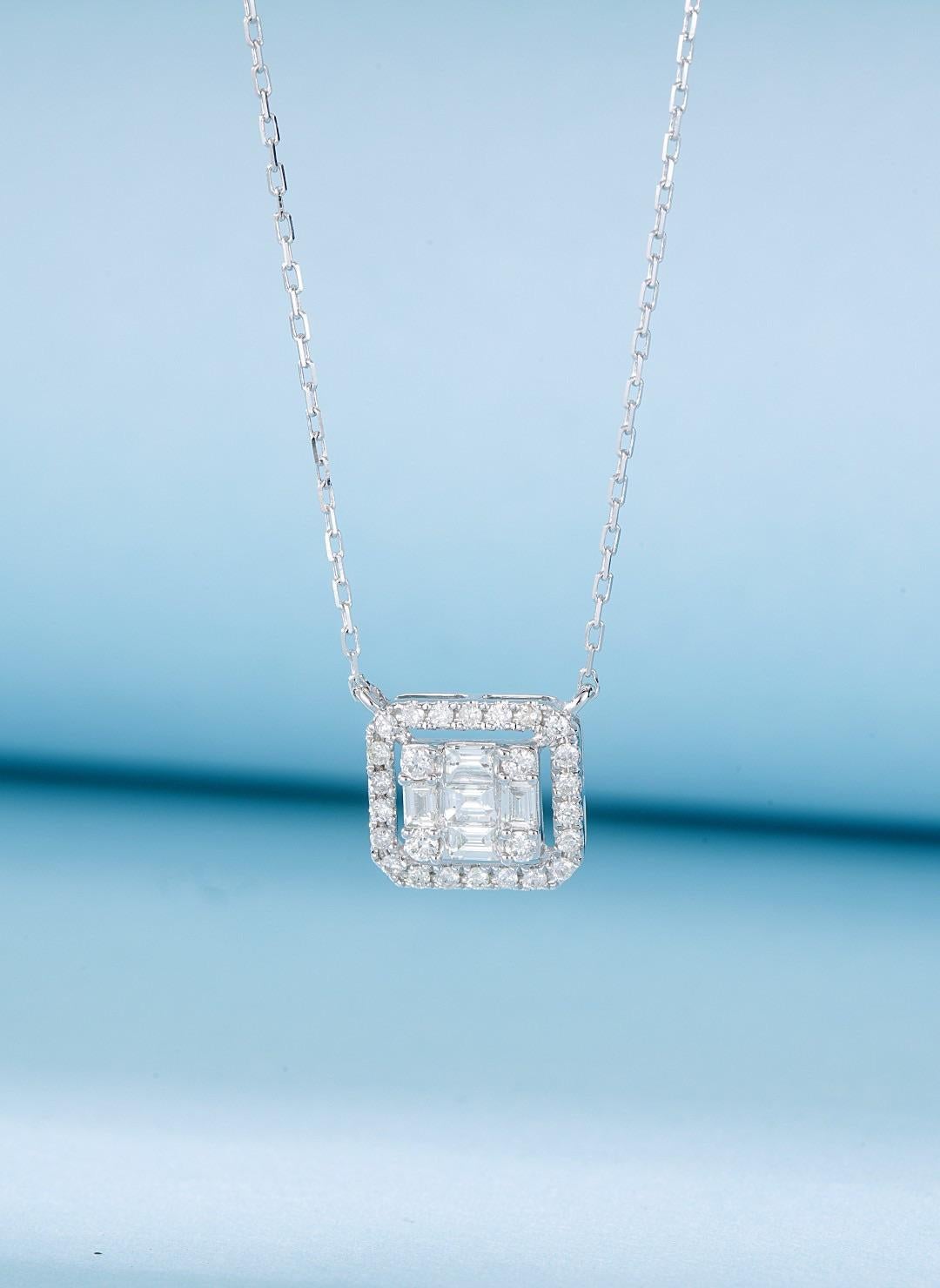 Brilliant Cut 18K Gold Square Pendant Necklace with Natural Diamonds For Sale