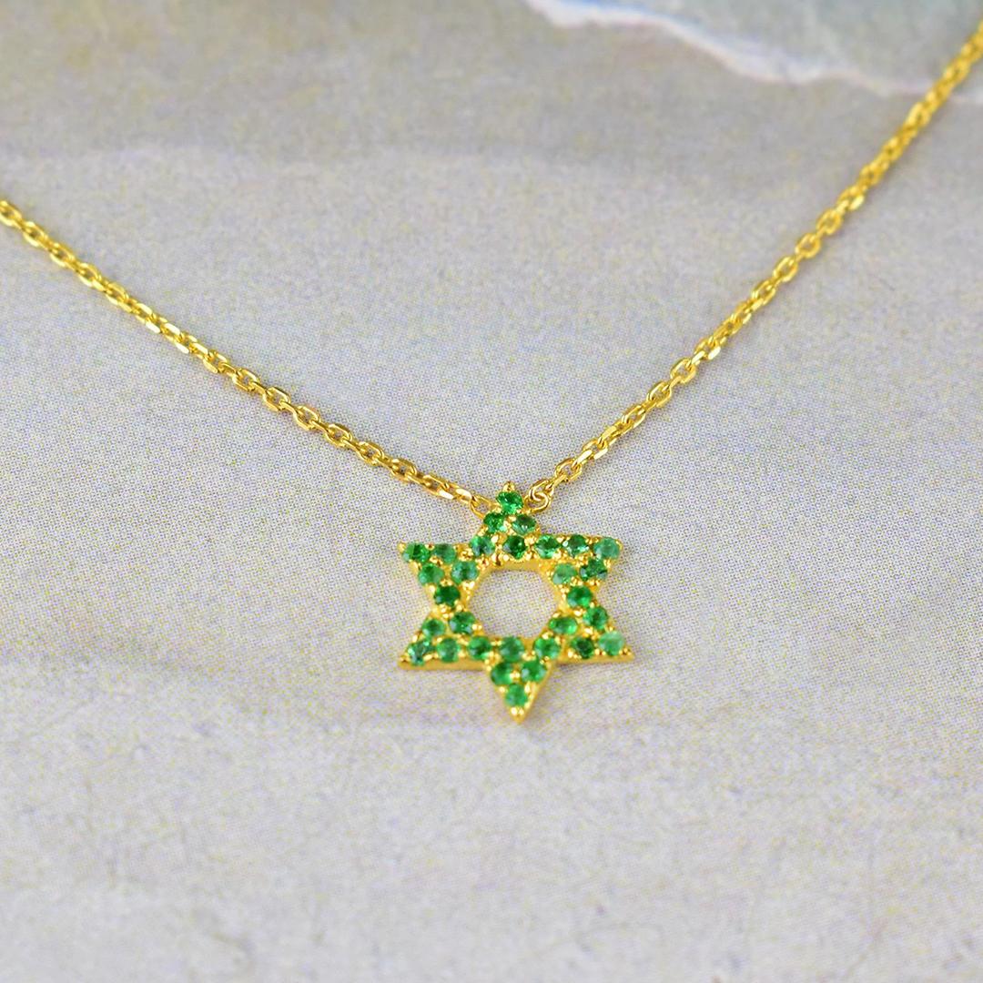 Round Cut 18k Gold Star of David Emerald Pendant May Birthstone Minimalist Necklace For Sale