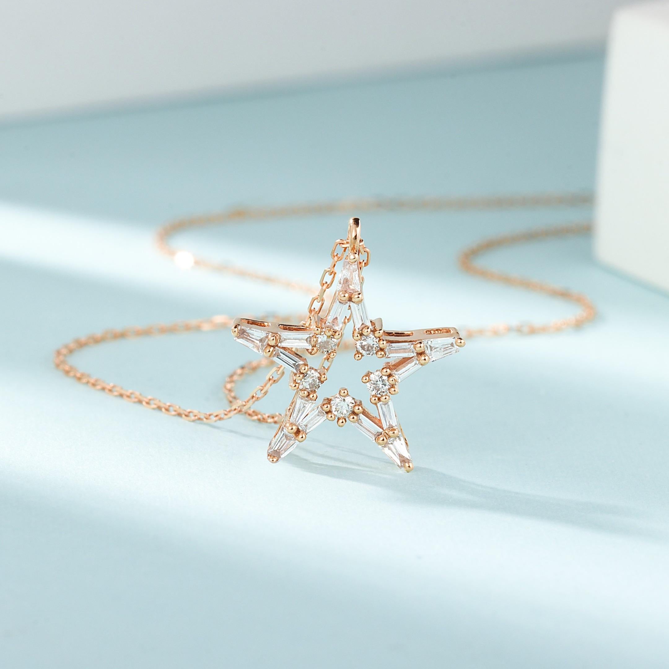 Women's 18K Gold Stepped Pentagon Star Necklace with Natural Diamonds For Sale