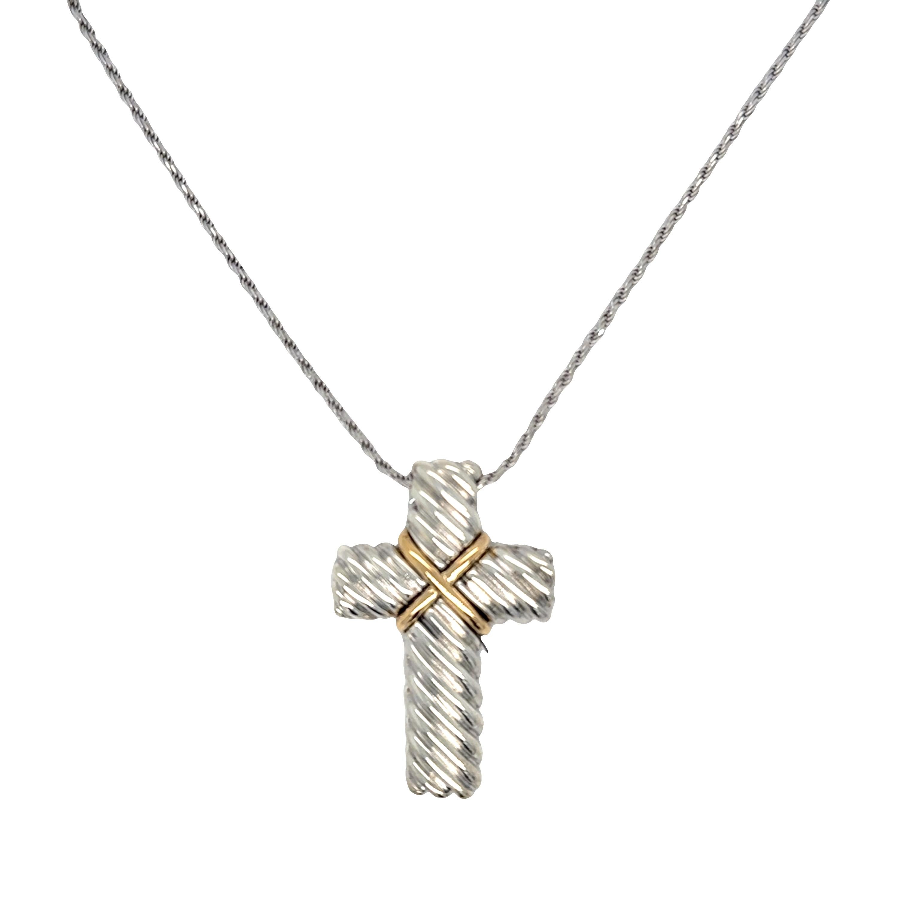 Collar de oro de 18 quilates y plata de ley con cable y cruz acanalada en venta 4