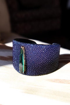 18K Gold Stingray Bracelet with Pear Green Tourmaline - Handmade Unisex