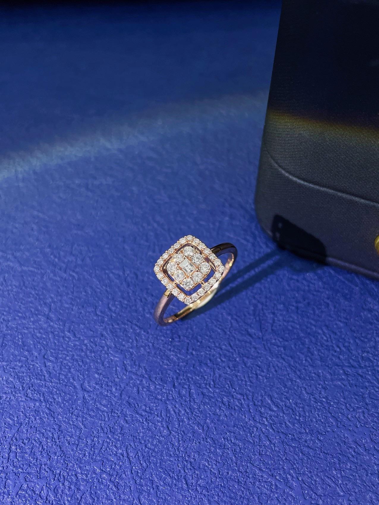 Anillo Cubo de Azúcar de Oro de 18K con Diamantes Naturales en Nuevo estado para la venta en Hong Kong, HK