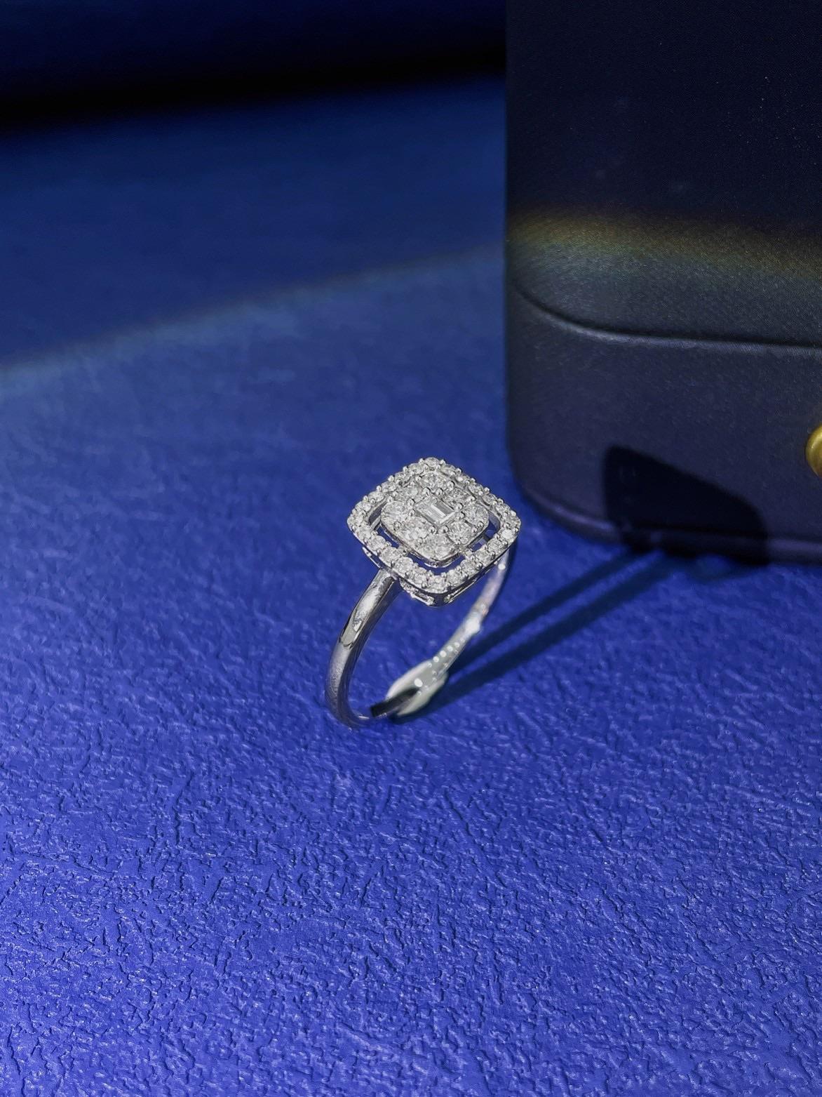 De las mujeres Anillo Cubo de Azúcar de Oro de 18K con Diamantes Naturales en venta