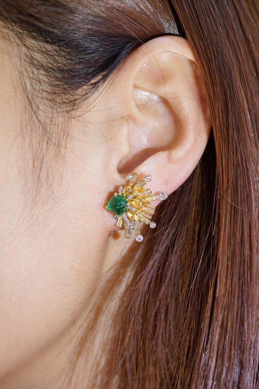 Women's or Men's 18K Gold Sugarloaf Cabochon Emerald & Crystal Earrings with Diamonds For Sale
