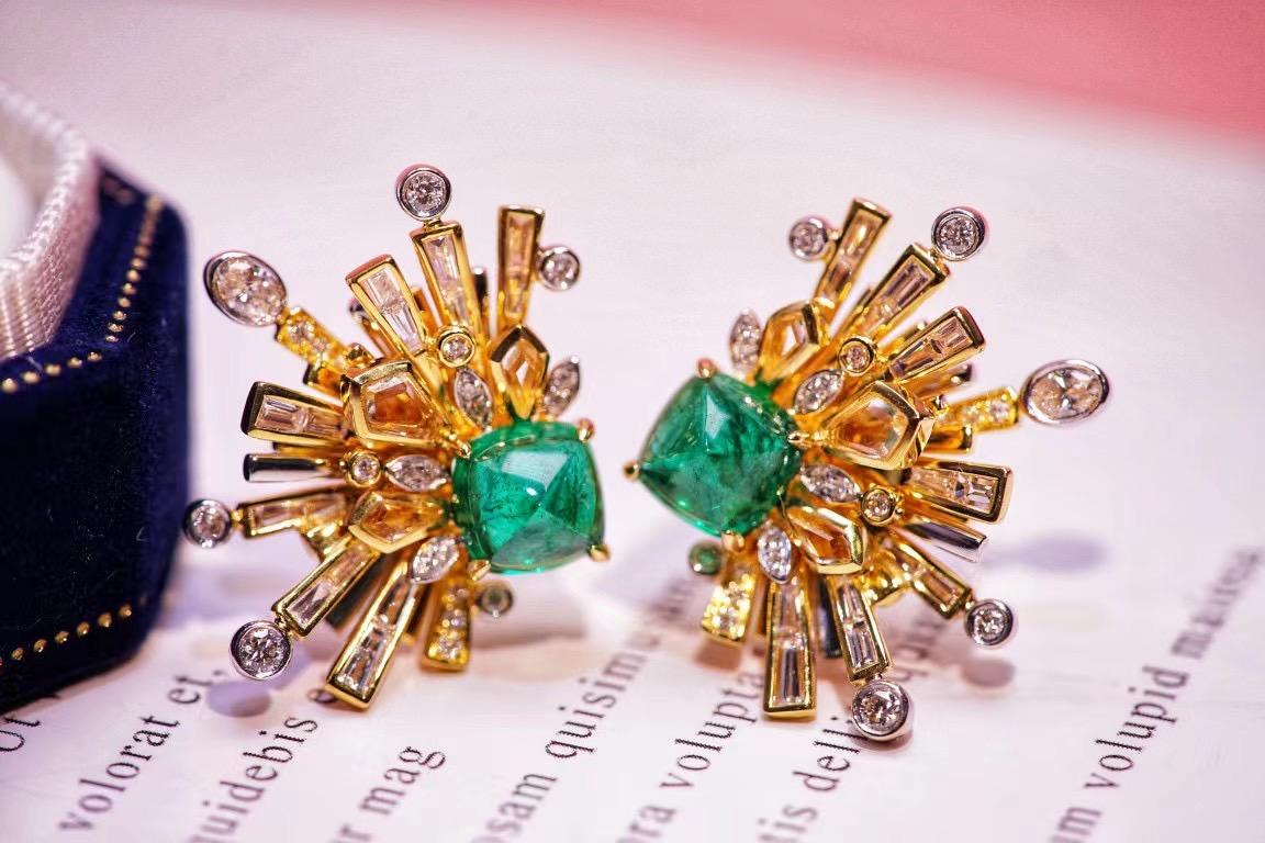 18K Gold Sugarloaf Cabochon Emerald & Crystal Earrings with Diamonds For Sale 1