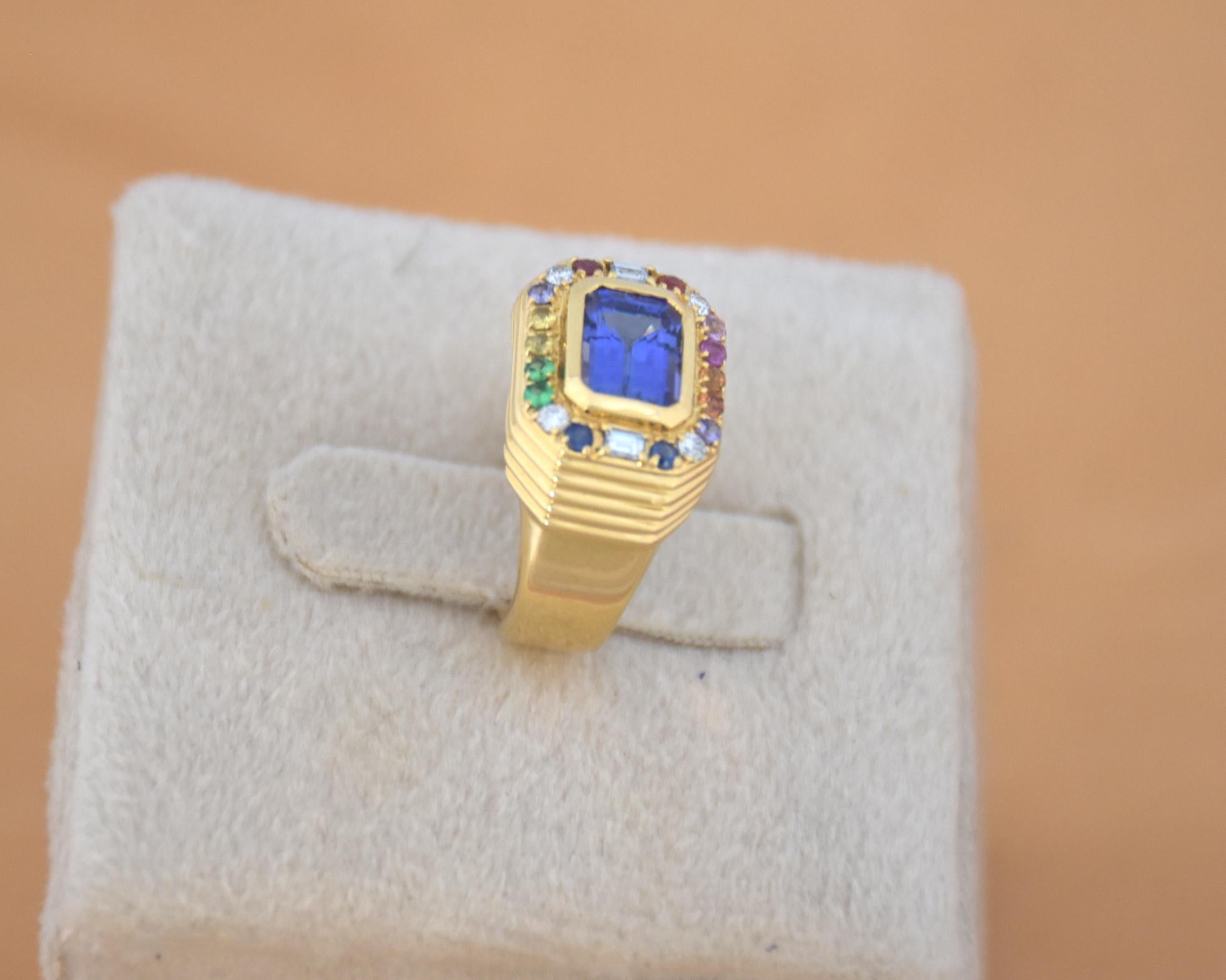 Anello con tanzanite in oro 18 carati, zaffiri e diamanti in vendita 1