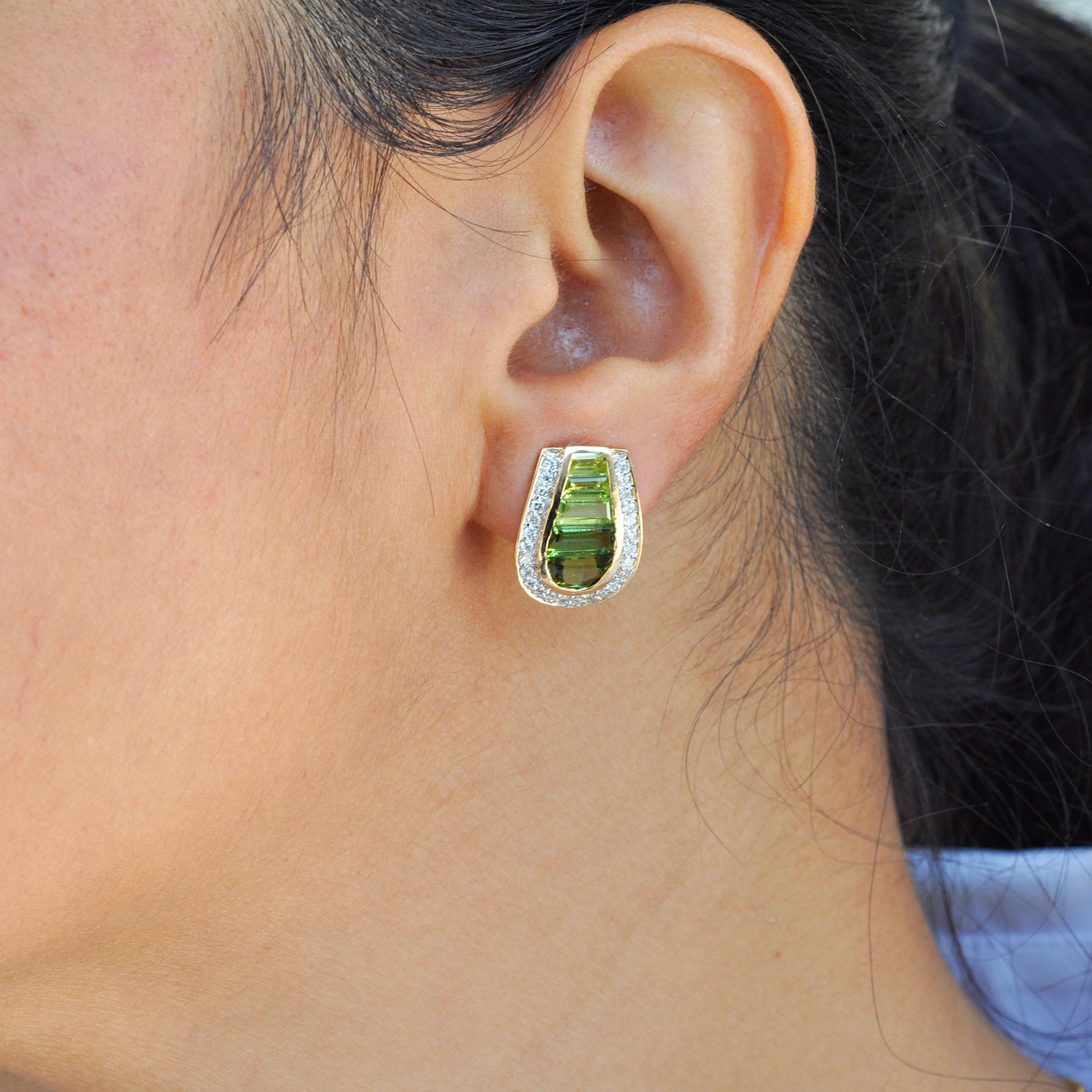 18K Gold Taper Baguette Green Tourmaline Peridot Diamond Pendant Earrings Set For Sale 4