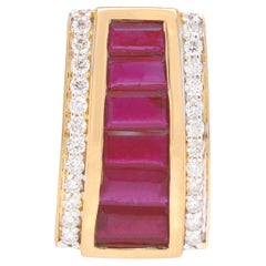 Collier pendentif pyramide Art déco en or 18 carats avec rubis baguette et diamants