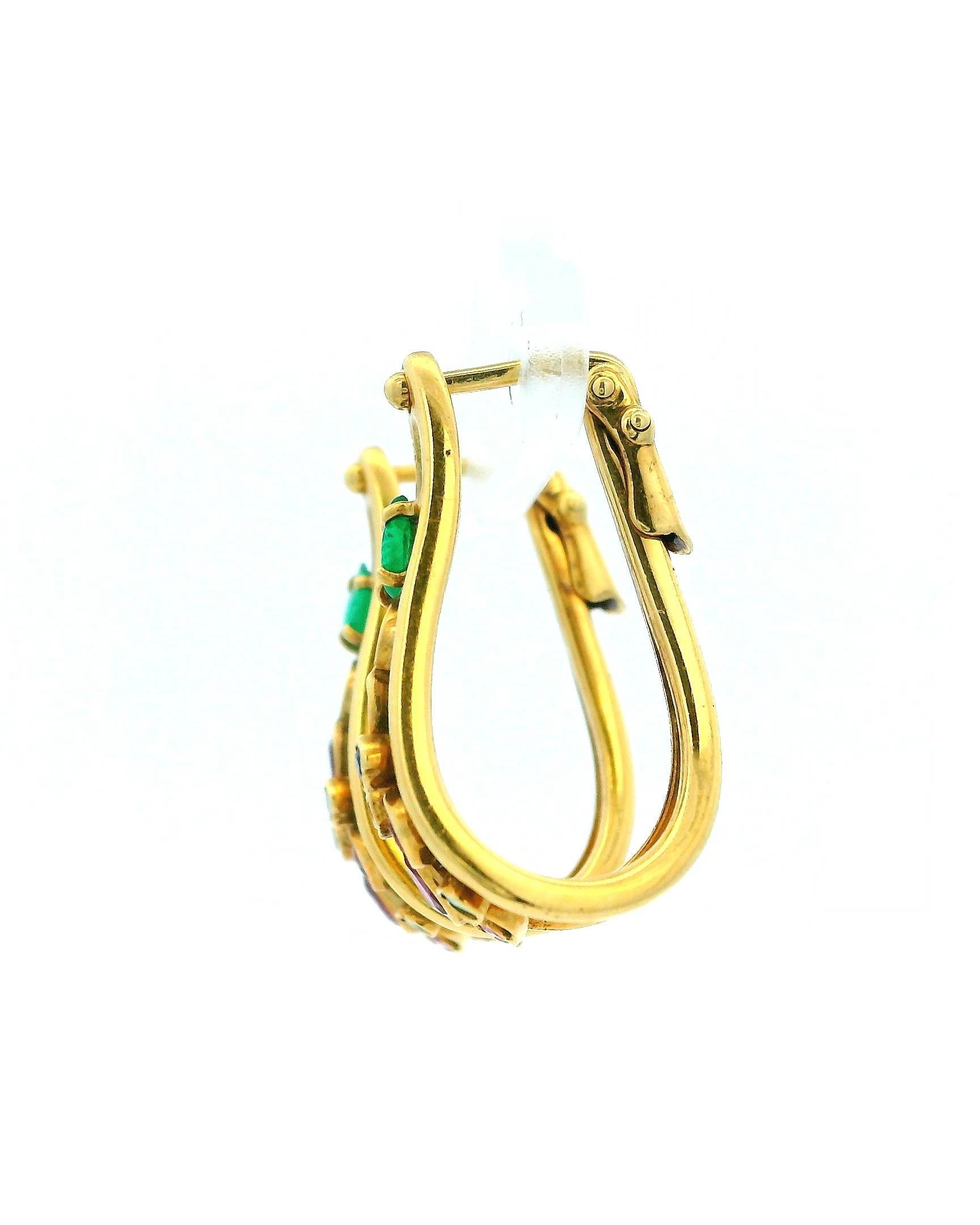 18K Gold Tapered Wire Carved Ruby, Sapphire & Diamond Earrings in vendita 1