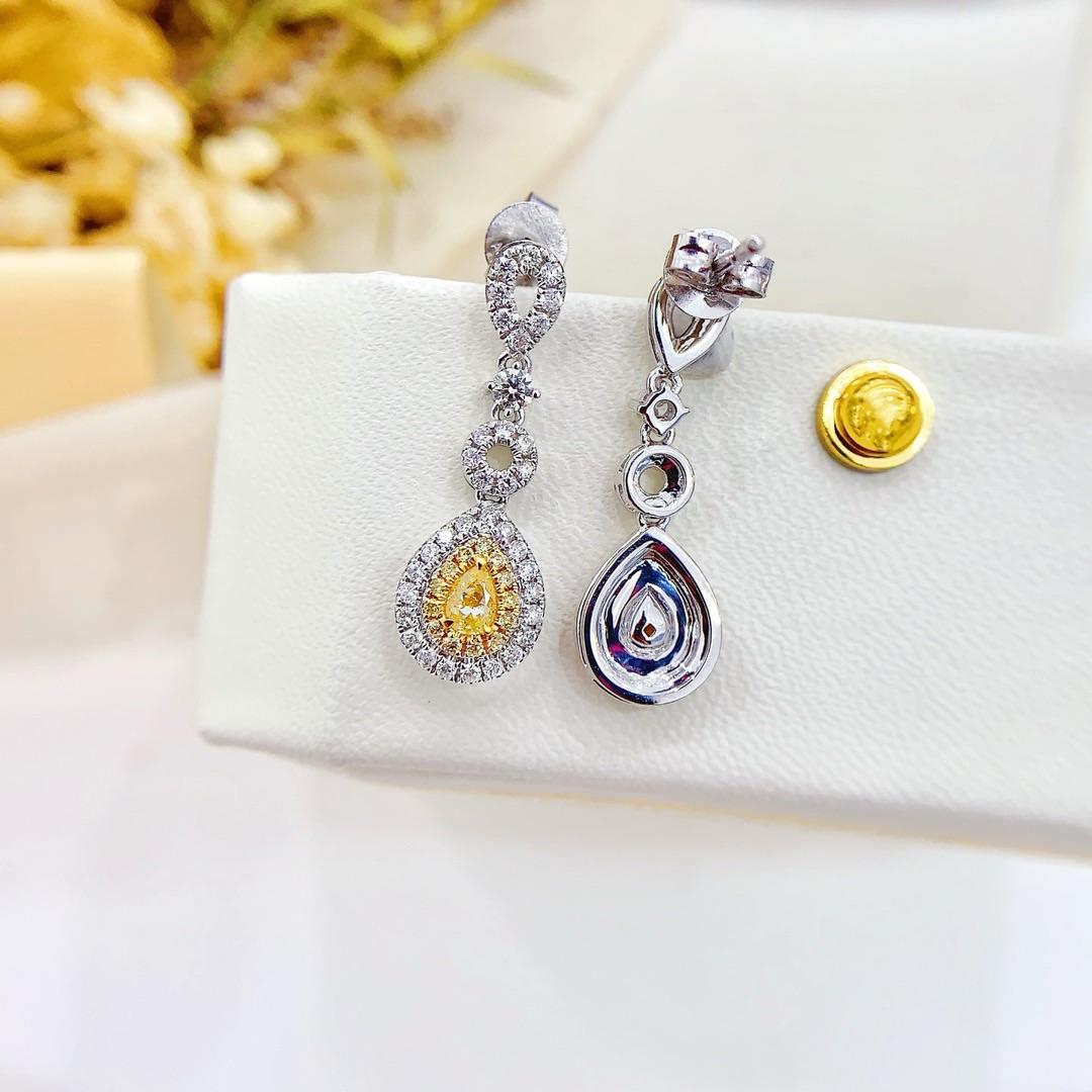 Moderno Orecchini a goccia in oro 18K con diamanti gialli Nature in vendita
