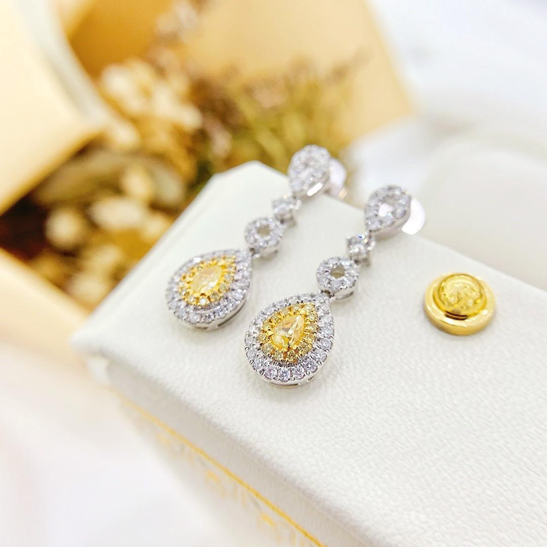Orecchini a goccia in oro 18K con diamanti gialli Nature In condizioni Nuovo in vendita a Hong Kong, HK