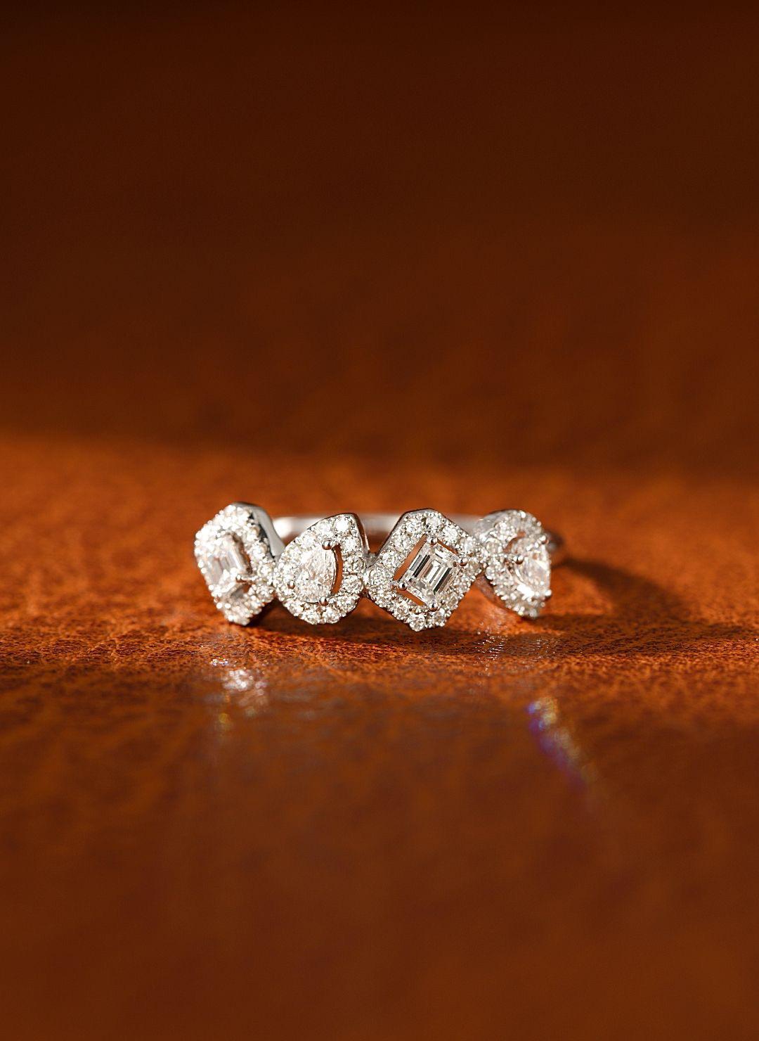 Emerald Cut 18K Gold Teardrop Emerald-Cut Ring with Natural Diamonds For Sale