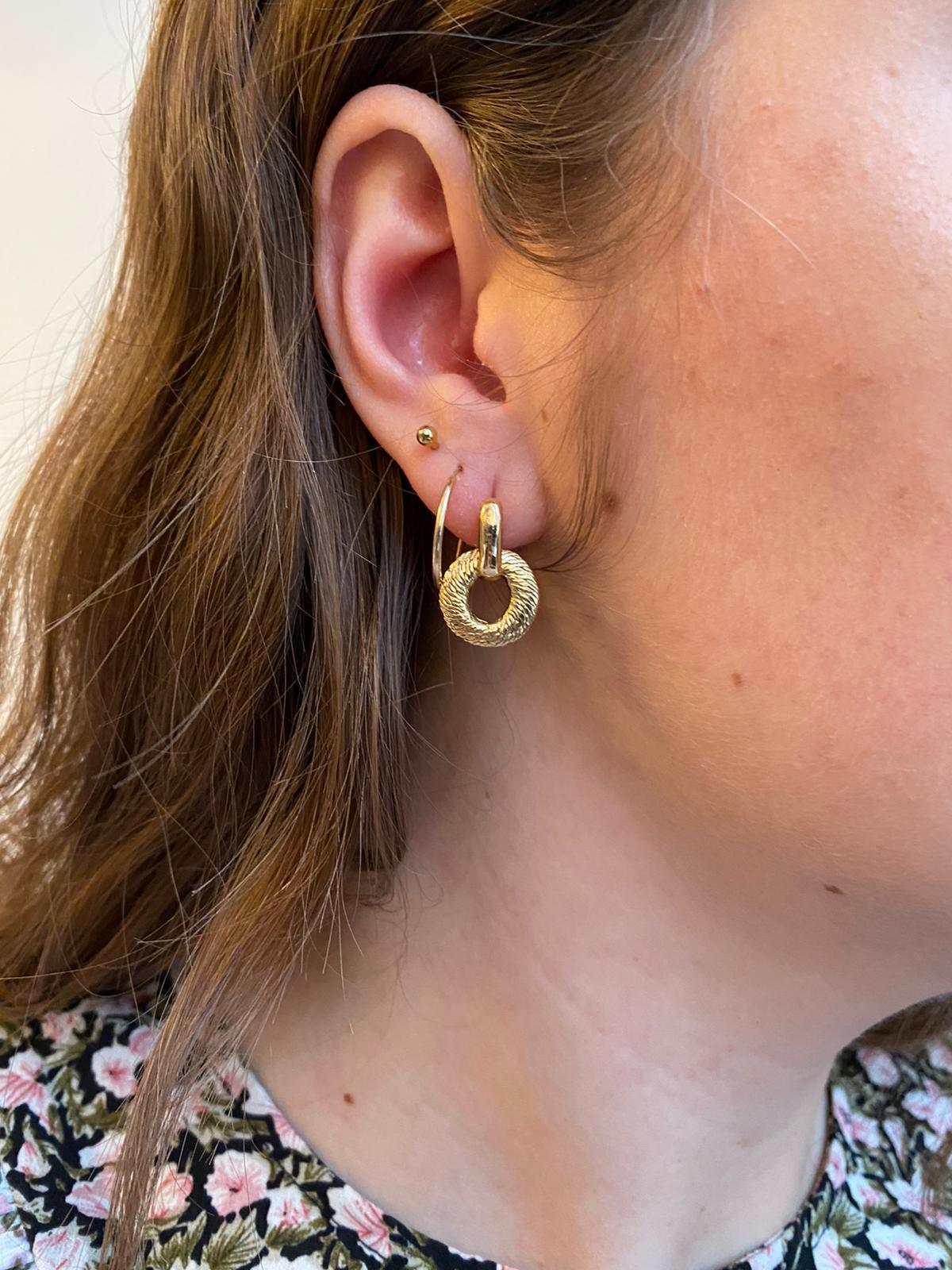 18k Gold Textured Earrings In Good Condition In Amsterdam, NL