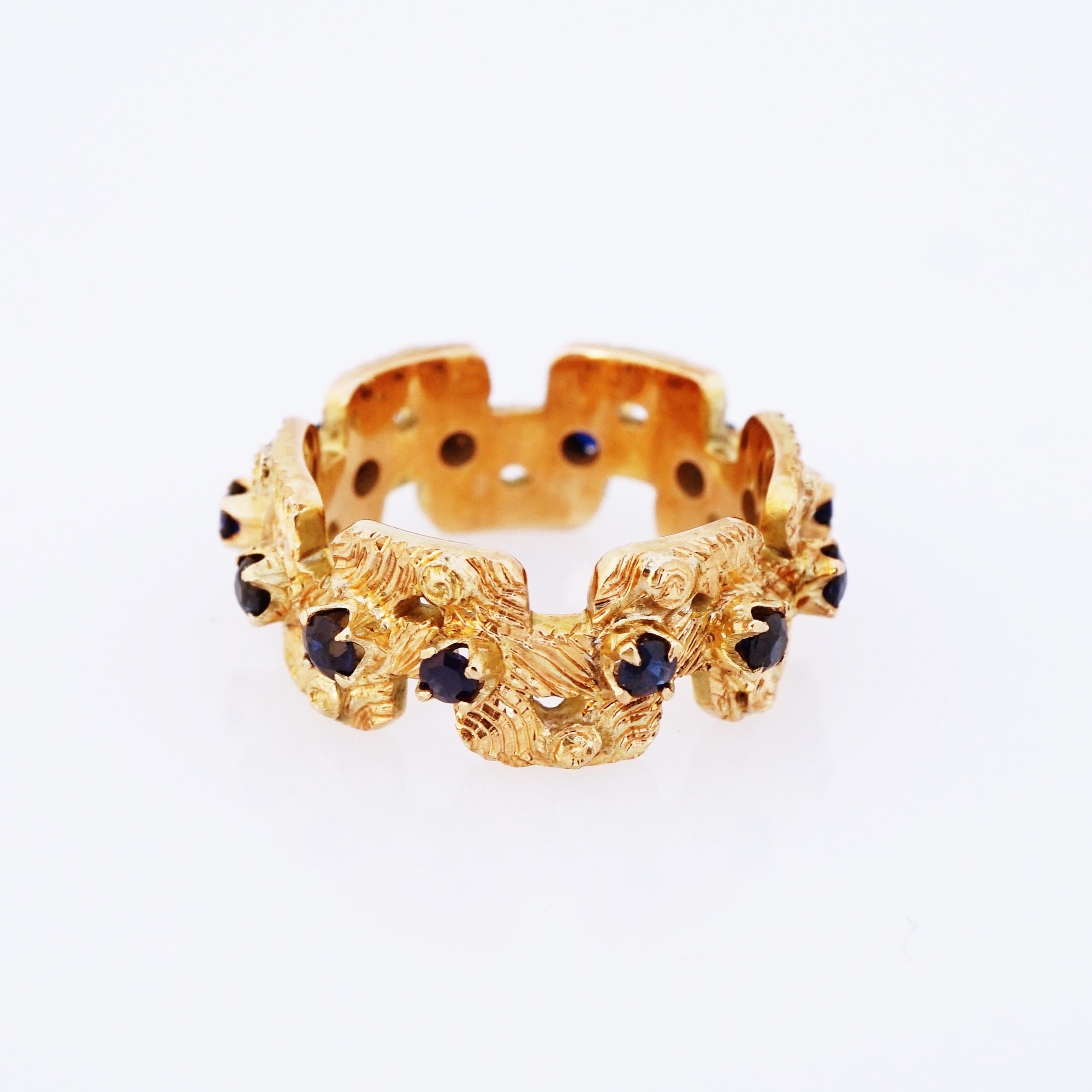 18k Gold Textured Modernist Ring with Sapphires, 1970s In Good Condition For Sale In McKinney, TX