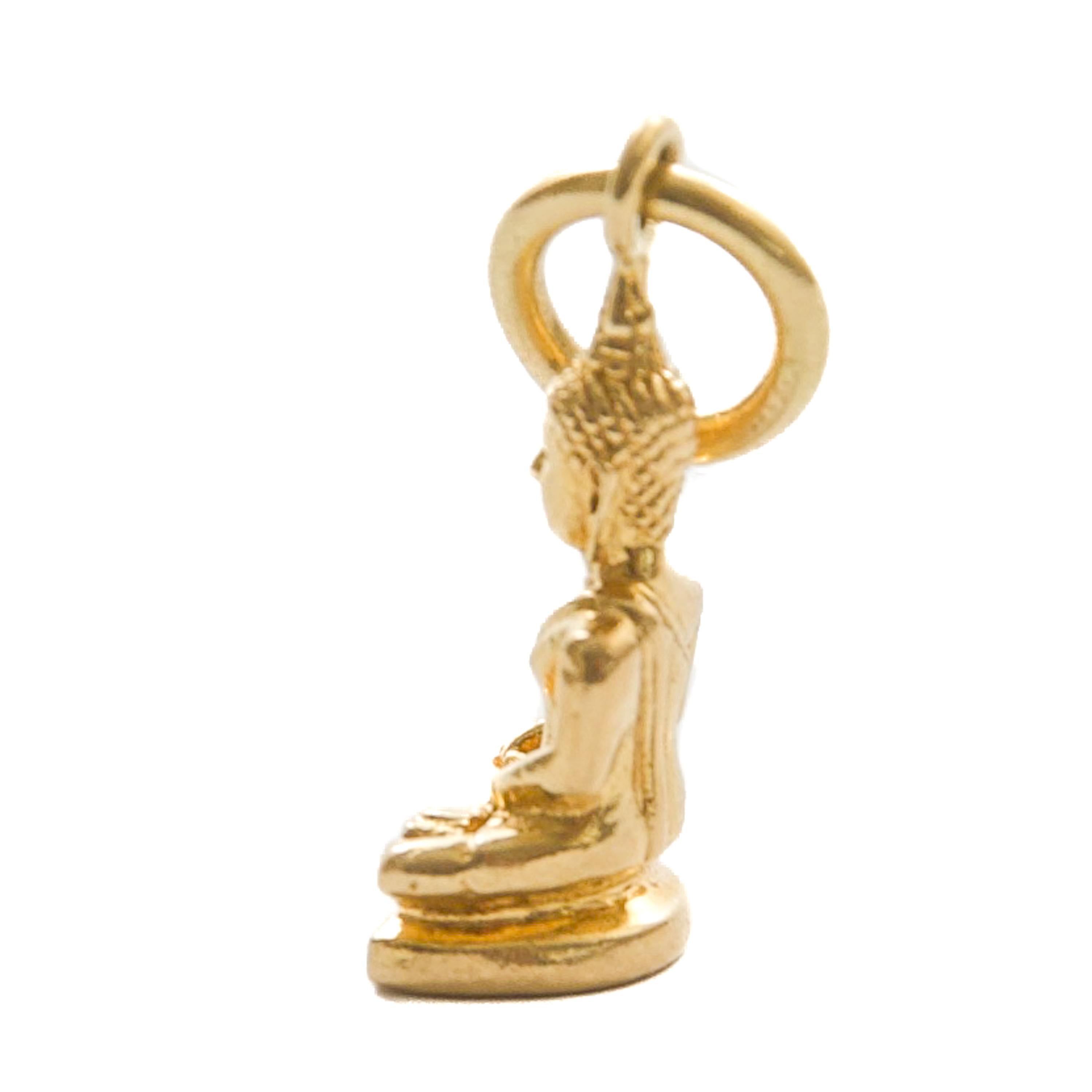 Ciondolo buddista tibetano in oro 18K in vendita 1