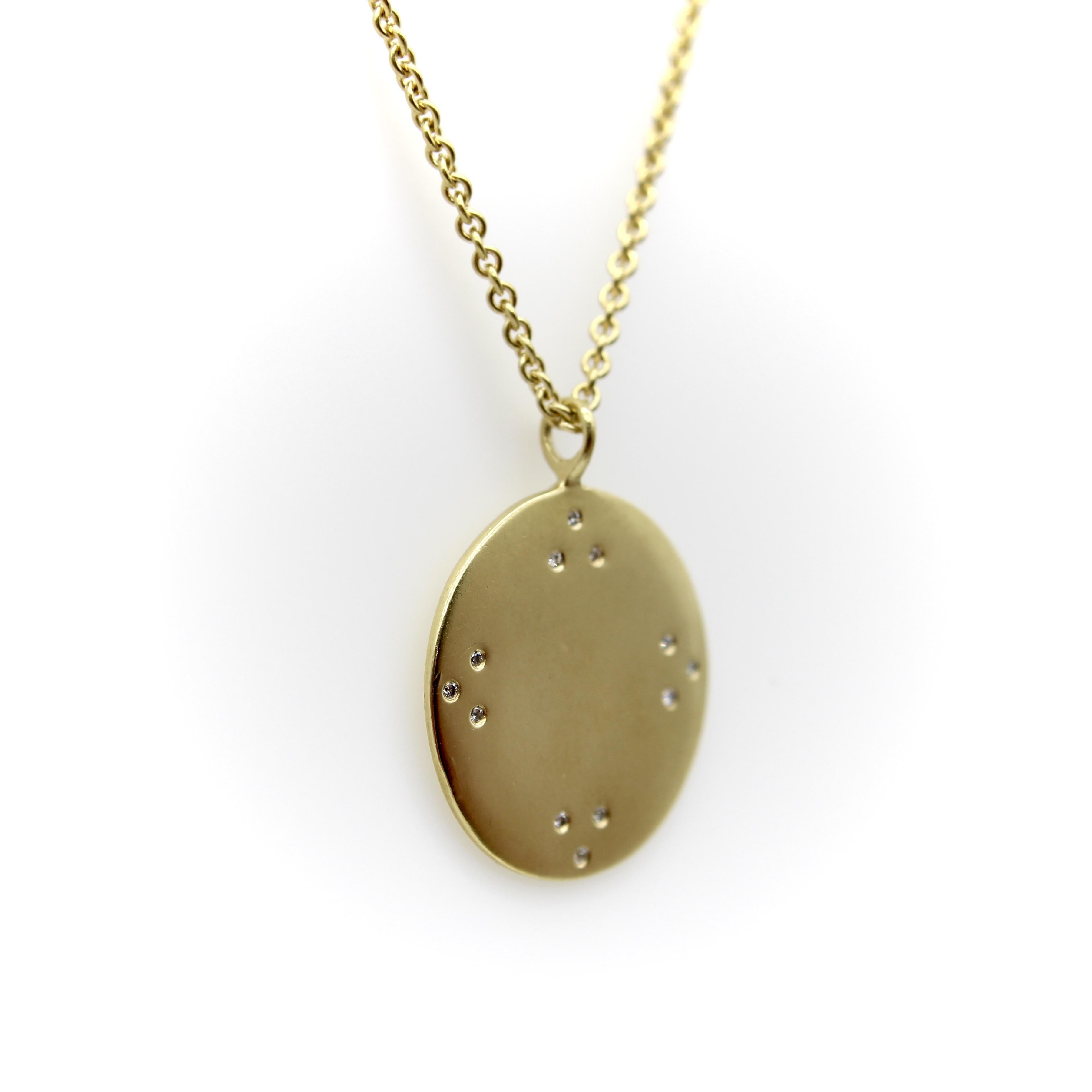 Taille ronde Pendentif miroir tibétain en or 18K avec diamant et chaîne par Me & Ro en vente
