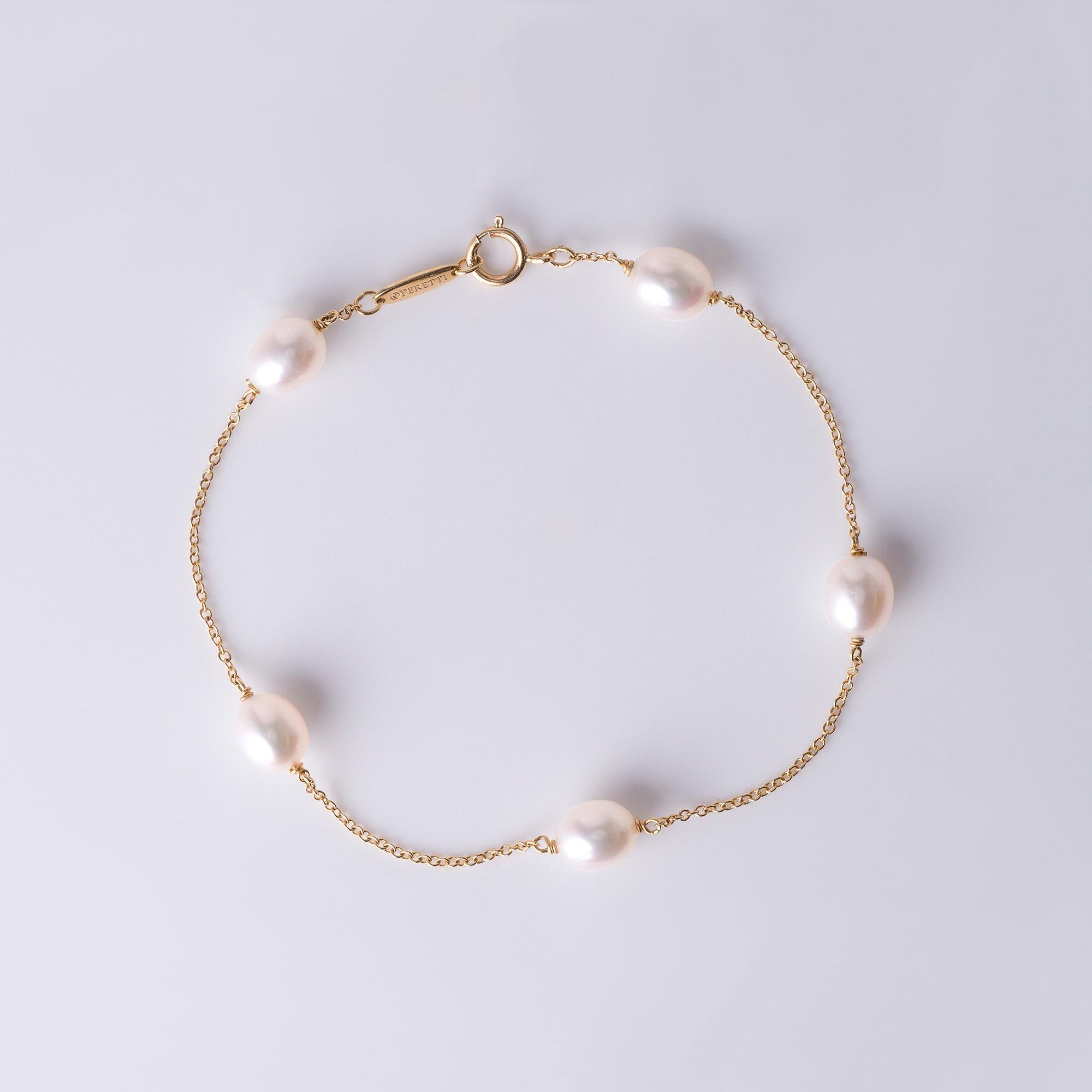 Round Cut 18K Gold Tiffany & Co Elsa Peretti Vintage Pearl Bracelet For Sale