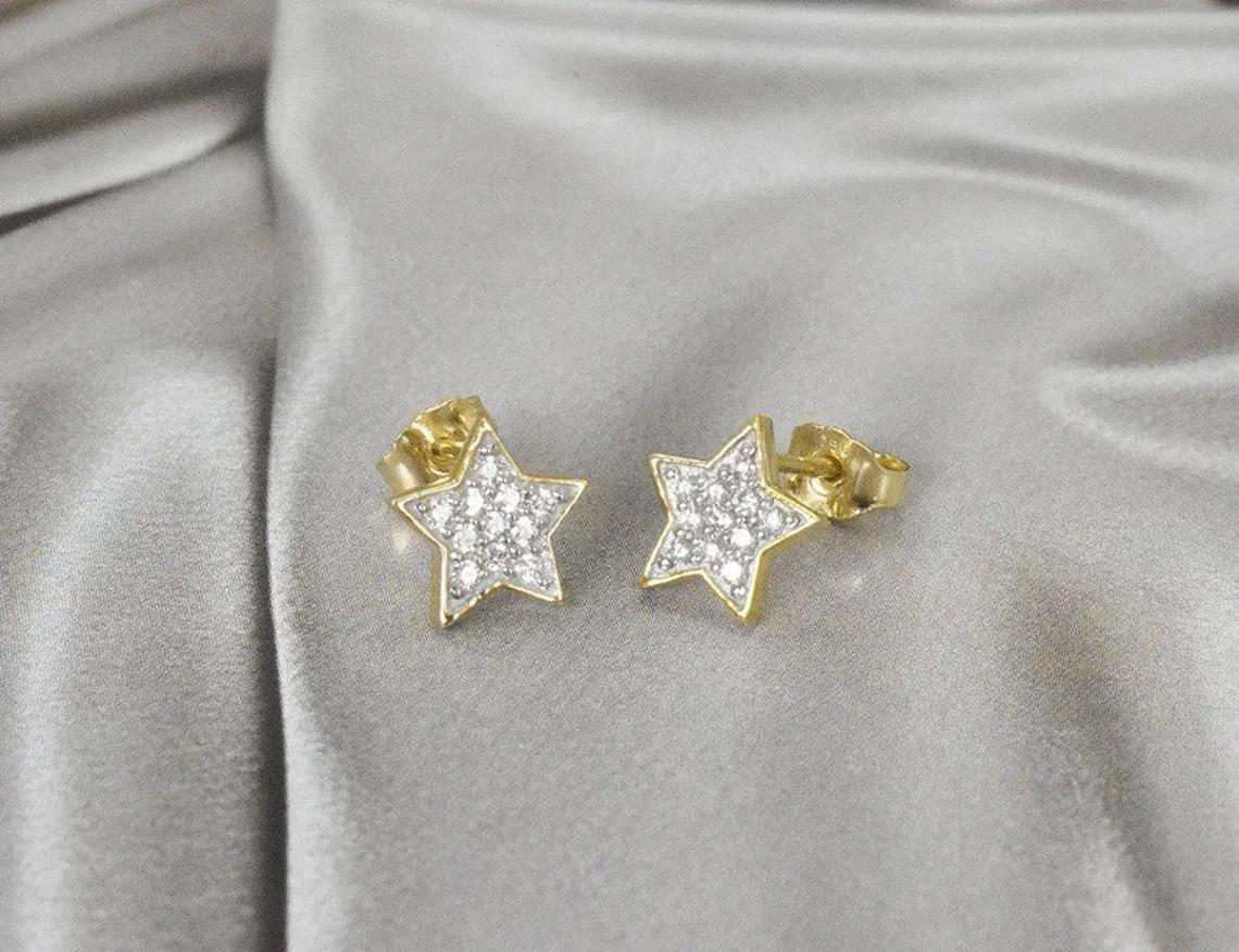 Round Cut 18k Gold Tiny Diamond Star Stud Earrings Cluster Diamond Earrings For Sale