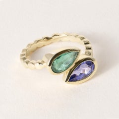 1.92 Carats Zambian Emerald & Ceylon Sapphire Pear-Shaped Ring 18k Yellow Gold