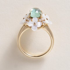 18K Gold Tourmaline Cabochon and Mother of Pearl Flower Ring